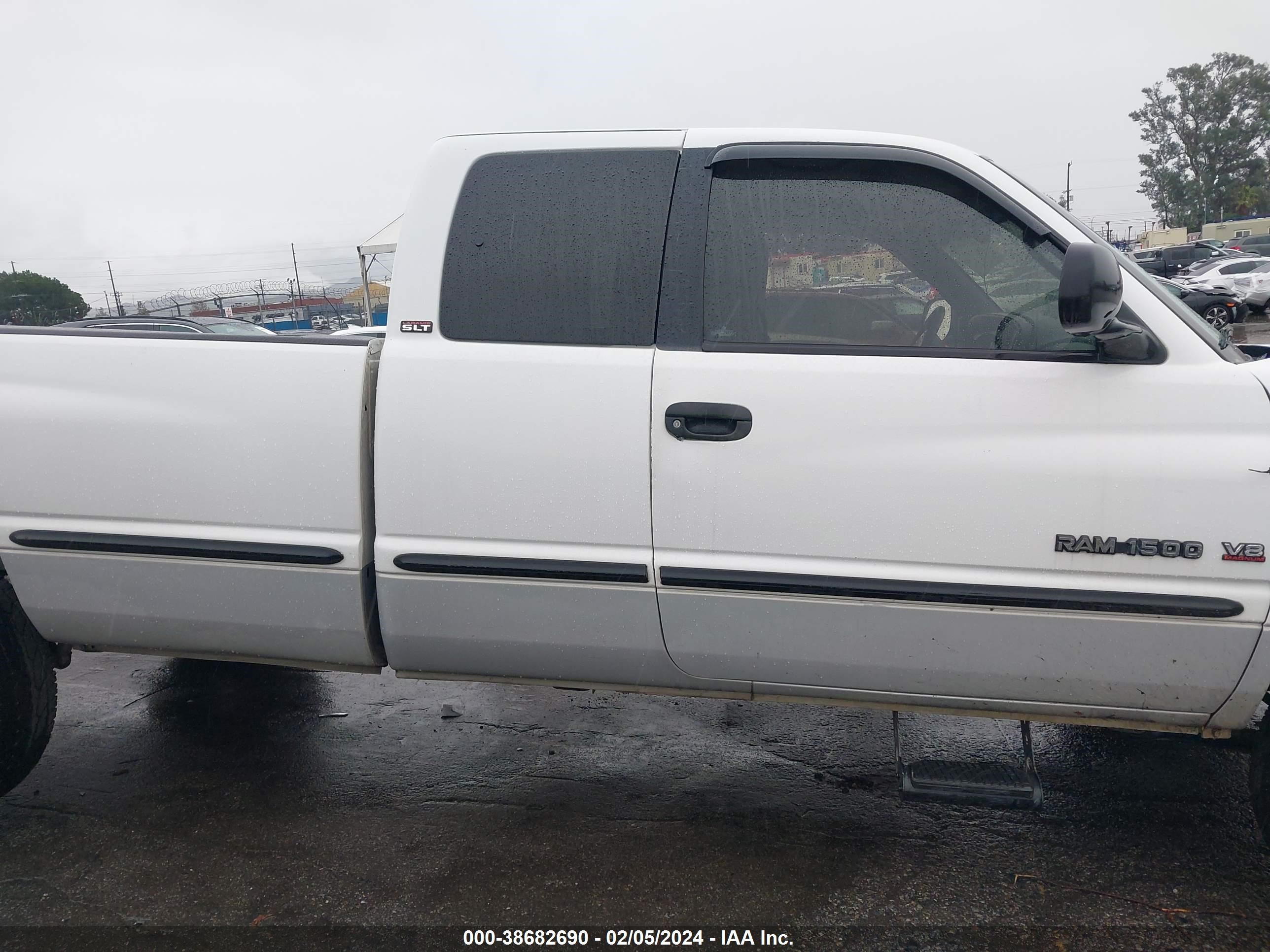 Photo 13 VIN: 3B7HF12Y5XG116732 - DODGE RAM 