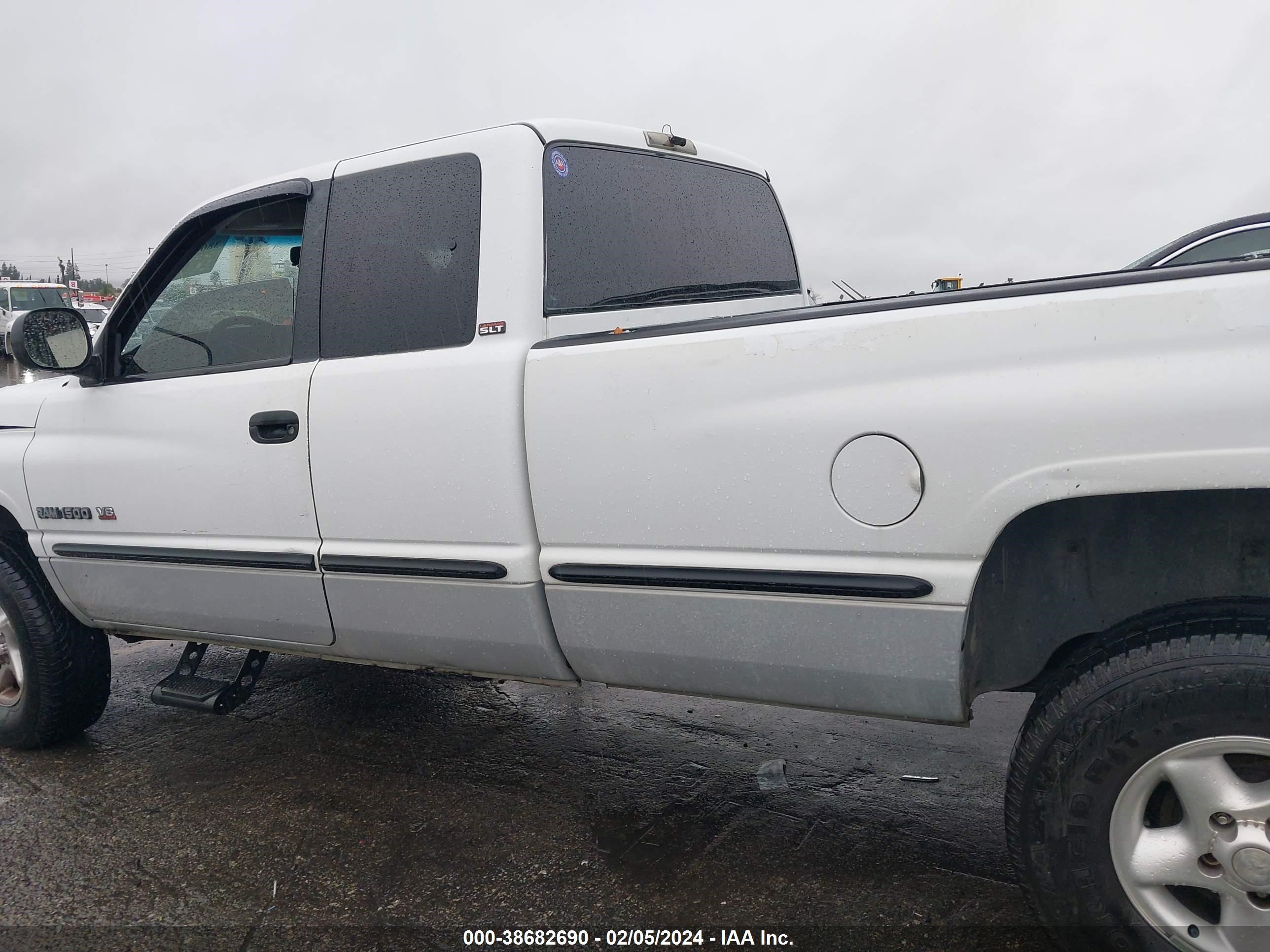 Photo 14 VIN: 3B7HF12Y5XG116732 - DODGE RAM 