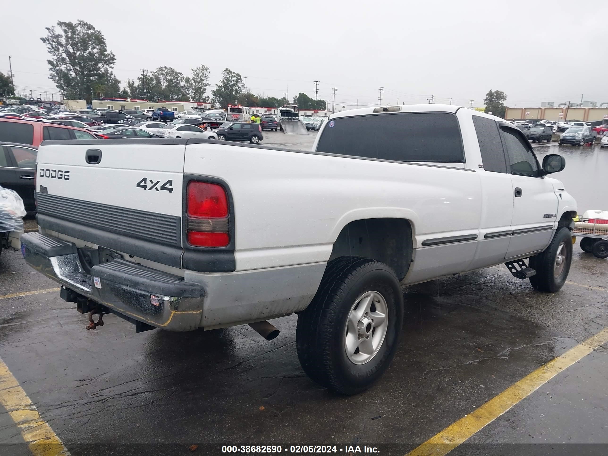 Photo 3 VIN: 3B7HF12Y5XG116732 - DODGE RAM 