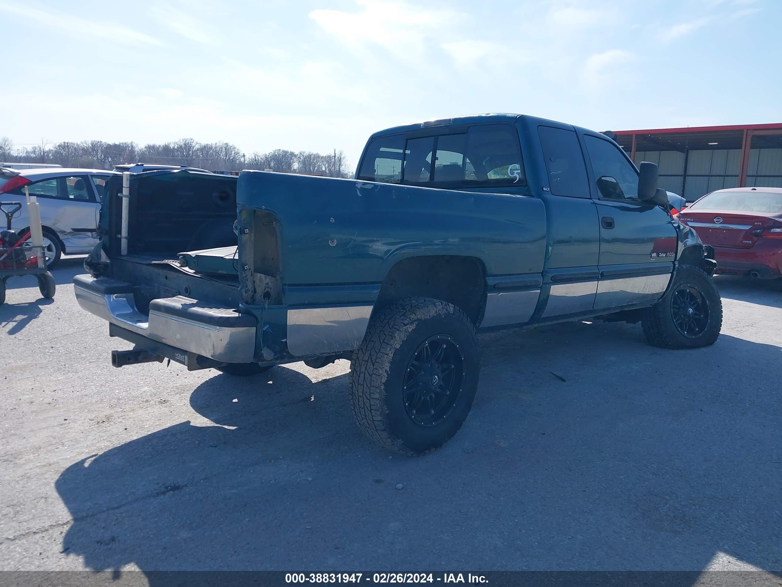 Photo 3 VIN: 3B7HF12YXXG177168 - DODGE RAM 