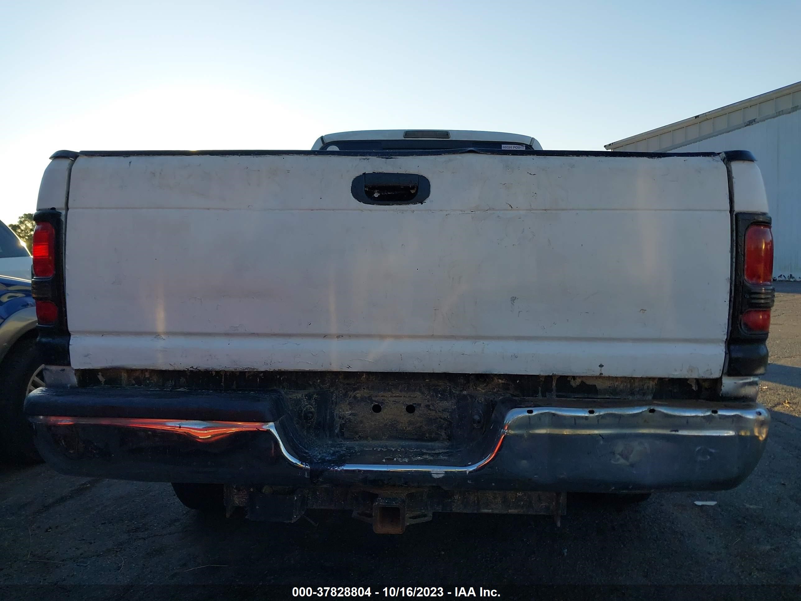 Photo 15 VIN: 3B7HF13Y11G708540 - DODGE RAM 