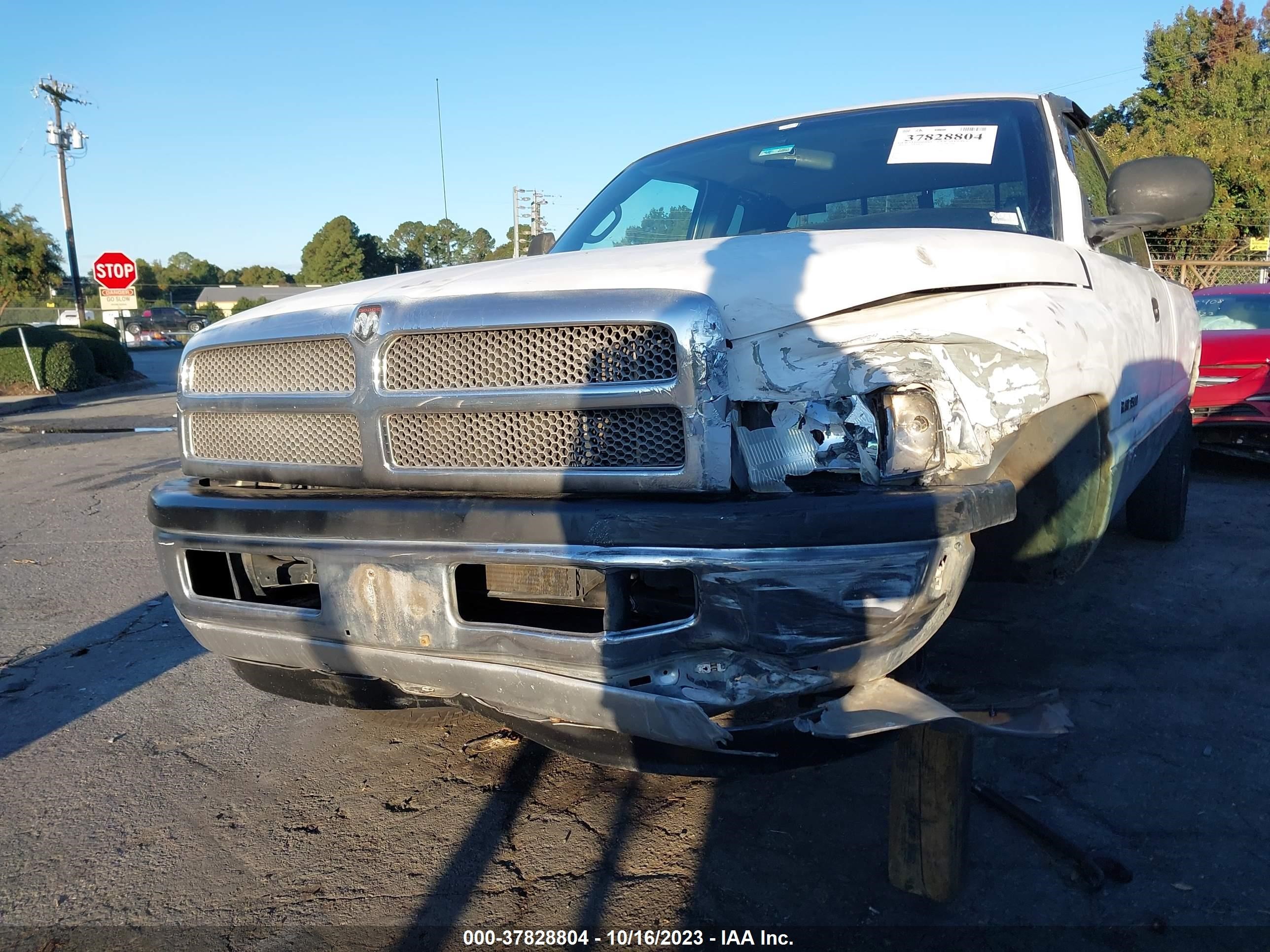 Photo 5 VIN: 3B7HF13Y11G708540 - DODGE RAM 