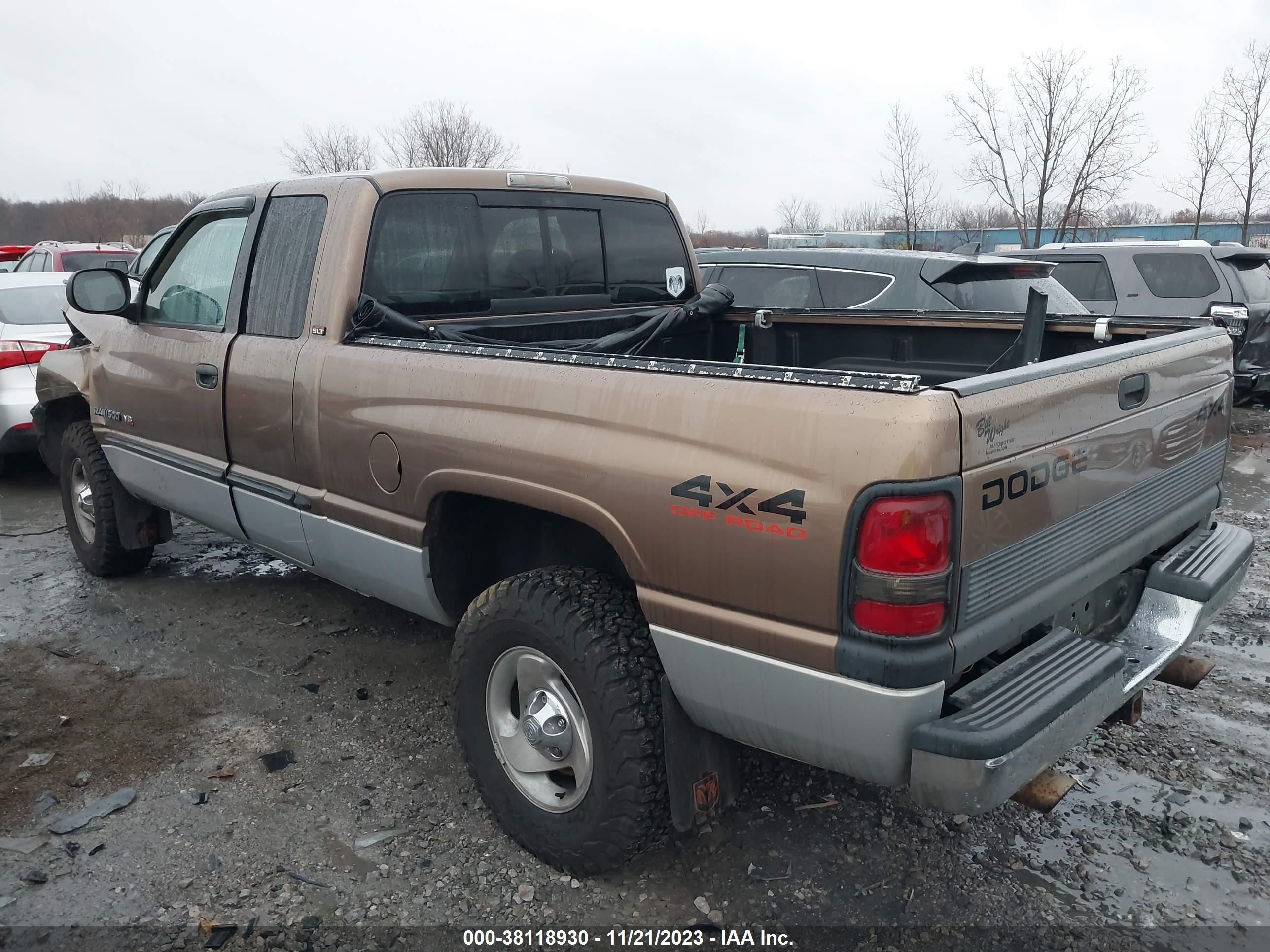 Photo 2 VIN: 3B7HF13Y11M295987 - DODGE RAM 