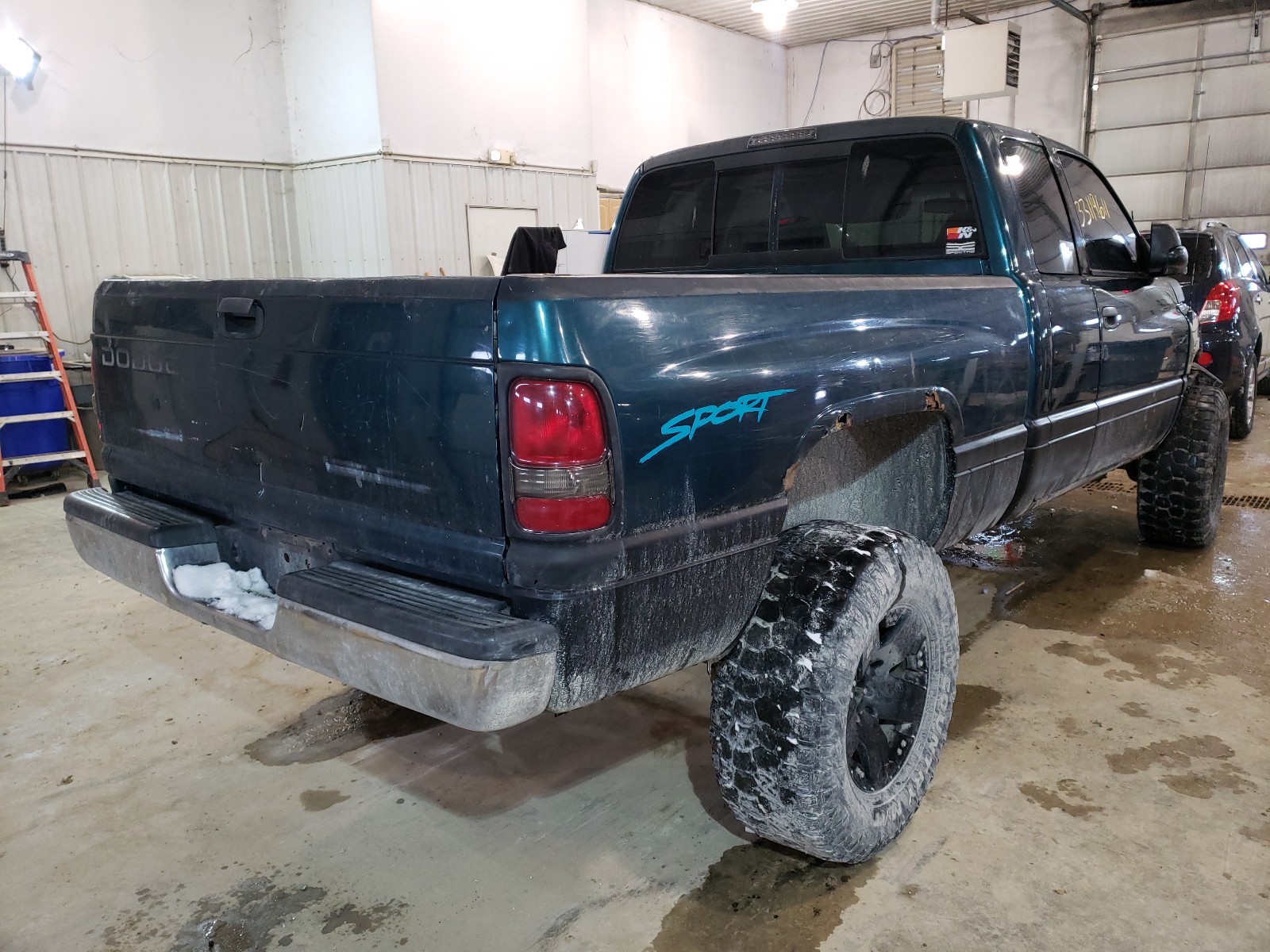 Photo 3 VIN: 3B7HF13Y1WG164631 - DODGE RAM 1500 