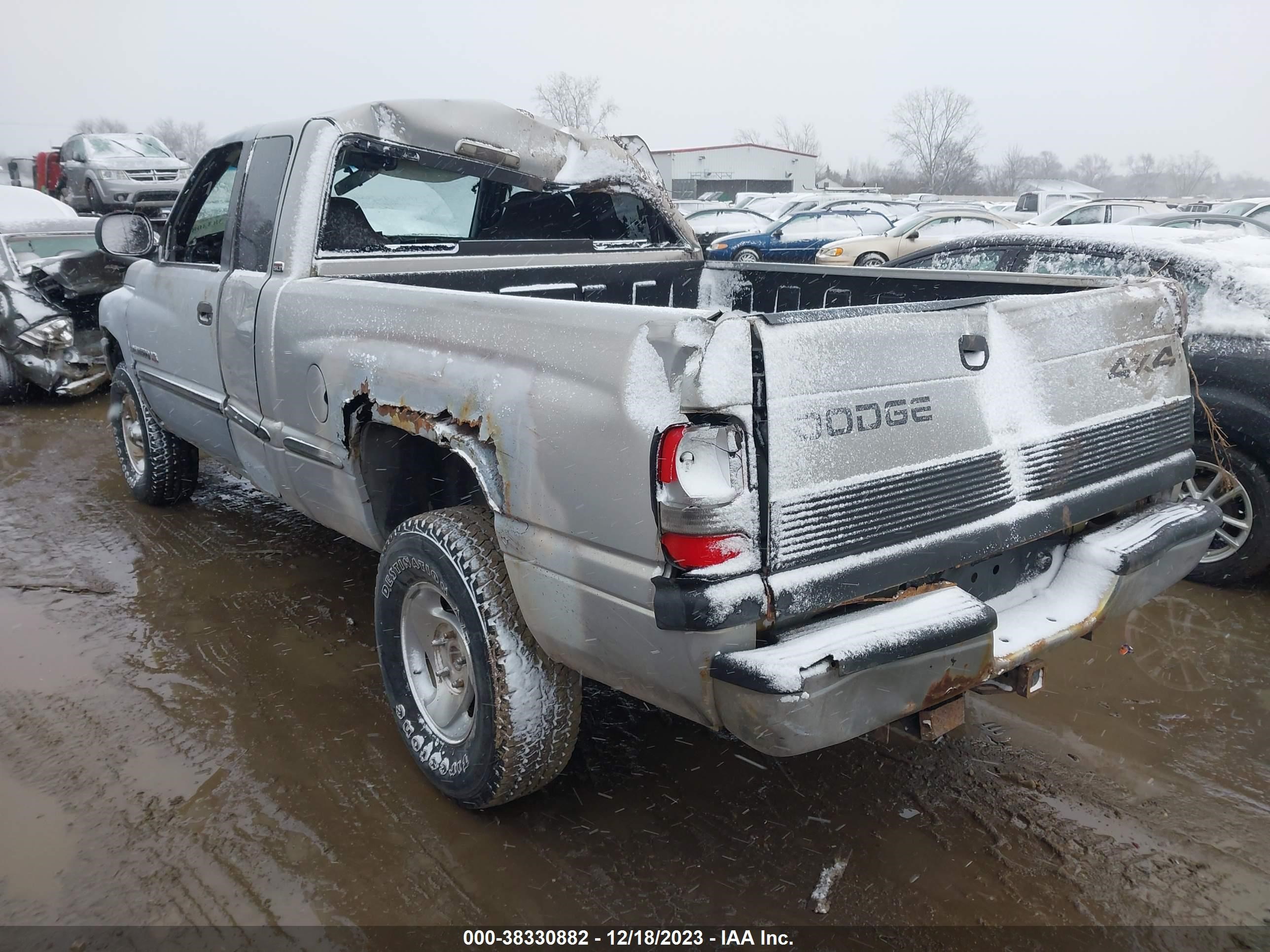 Photo 2 VIN: 3B7HF13Y1XG248031 - DODGE RAM 