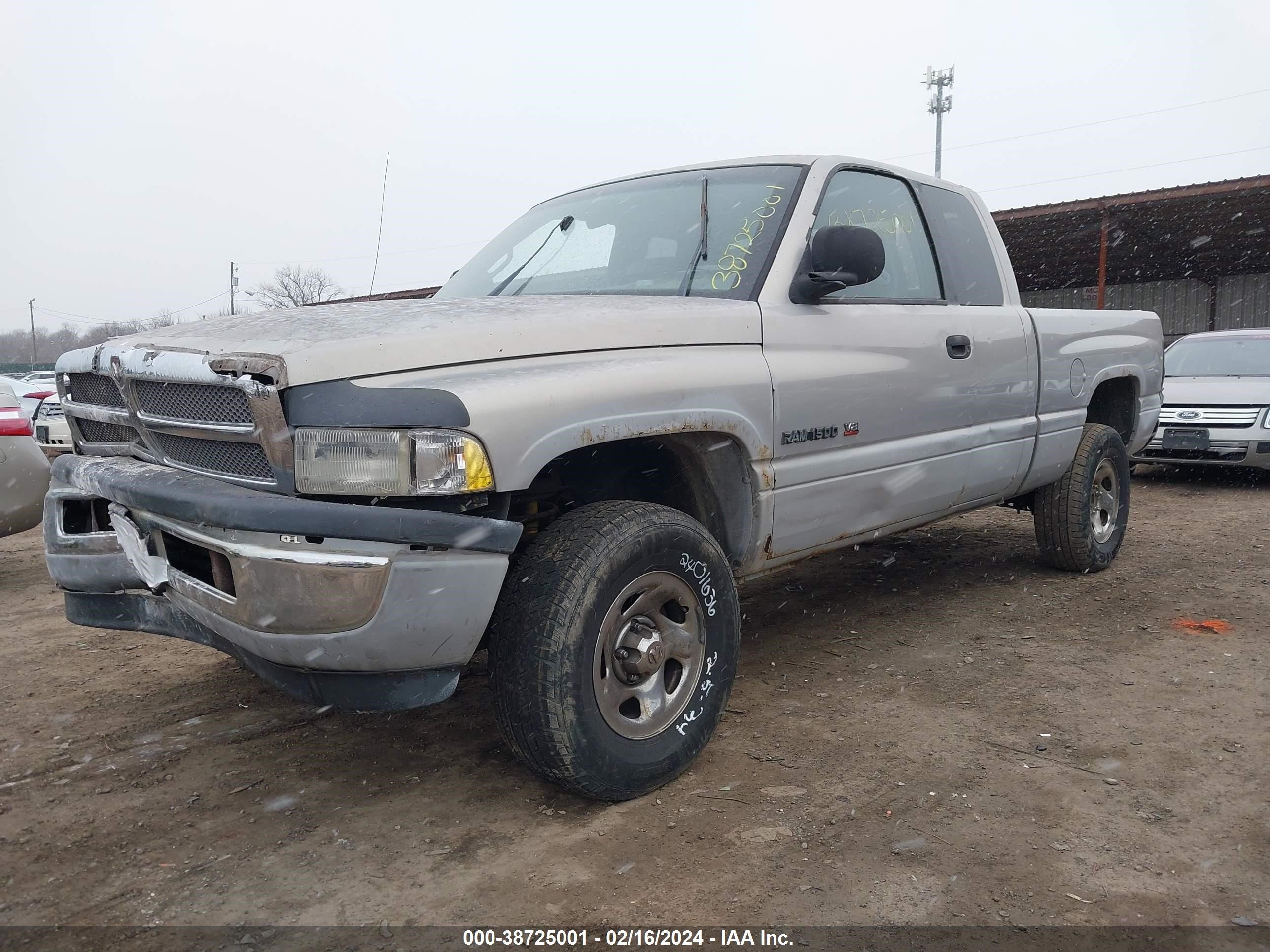 Photo 1 VIN: 3B7HF13Y5YM213527 - DODGE RAM 