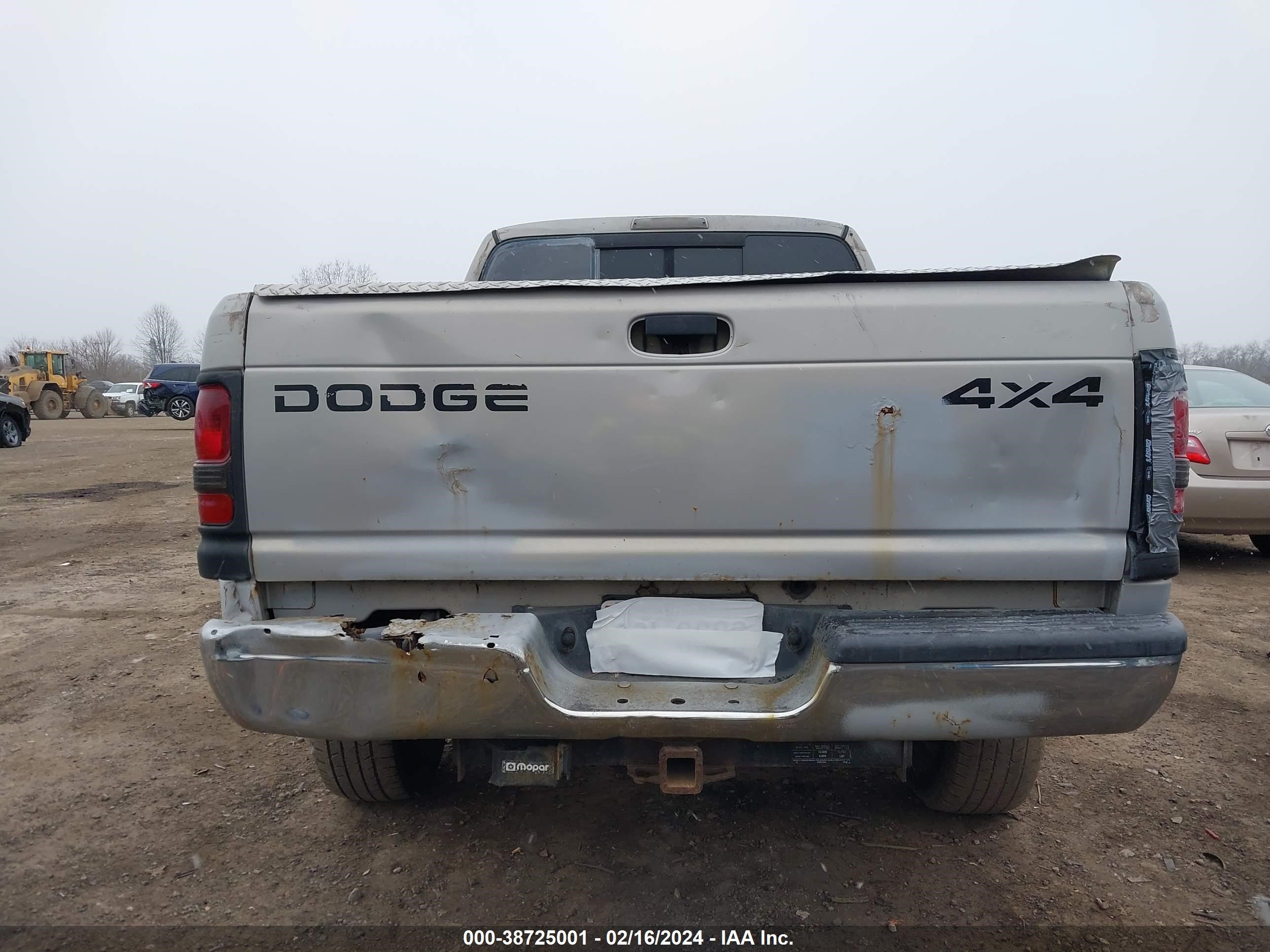 Photo 15 VIN: 3B7HF13Y5YM213527 - DODGE RAM 