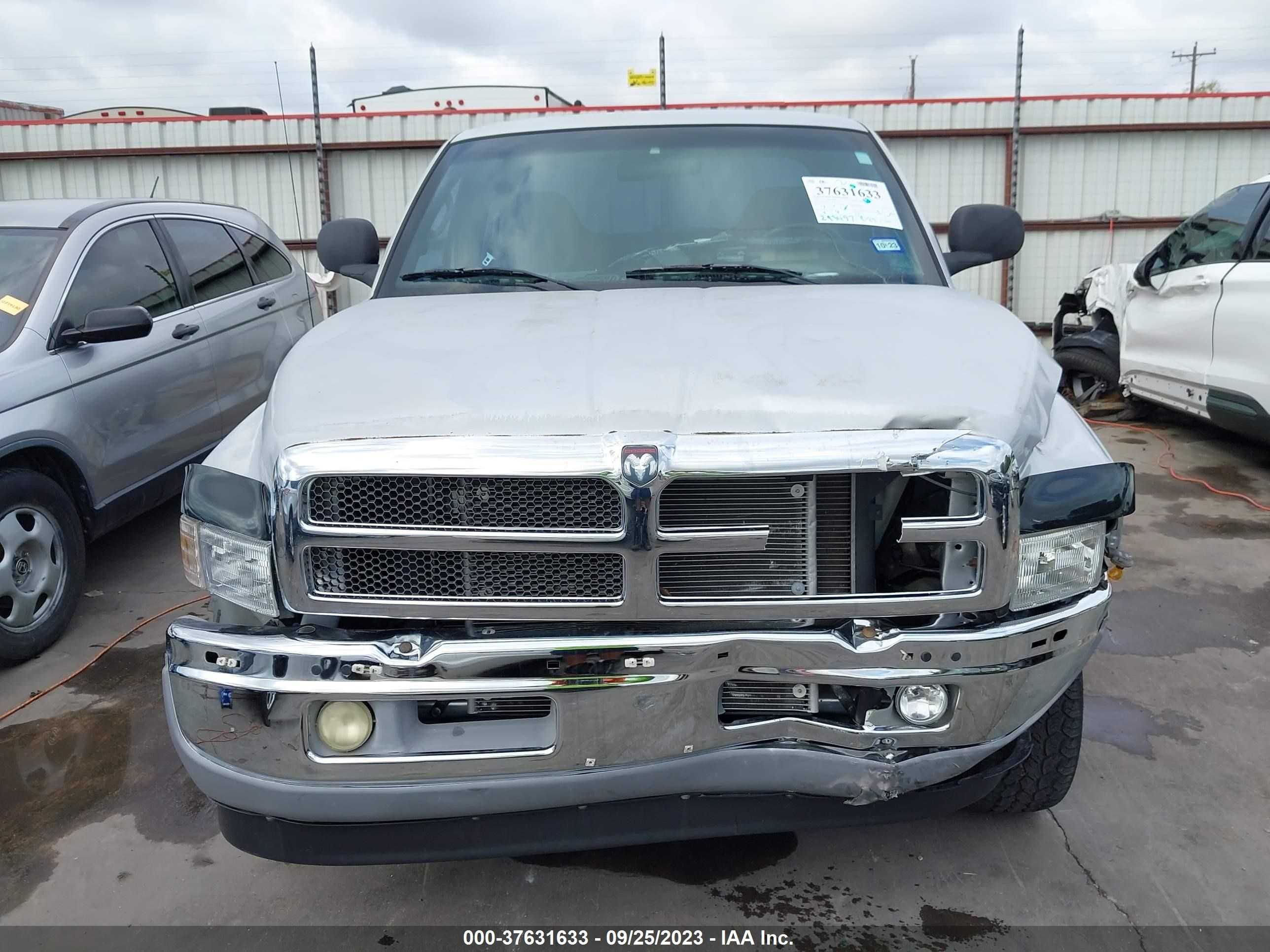 Photo 12 VIN: 3B7HF13Y81M515173 - DODGE RAM 