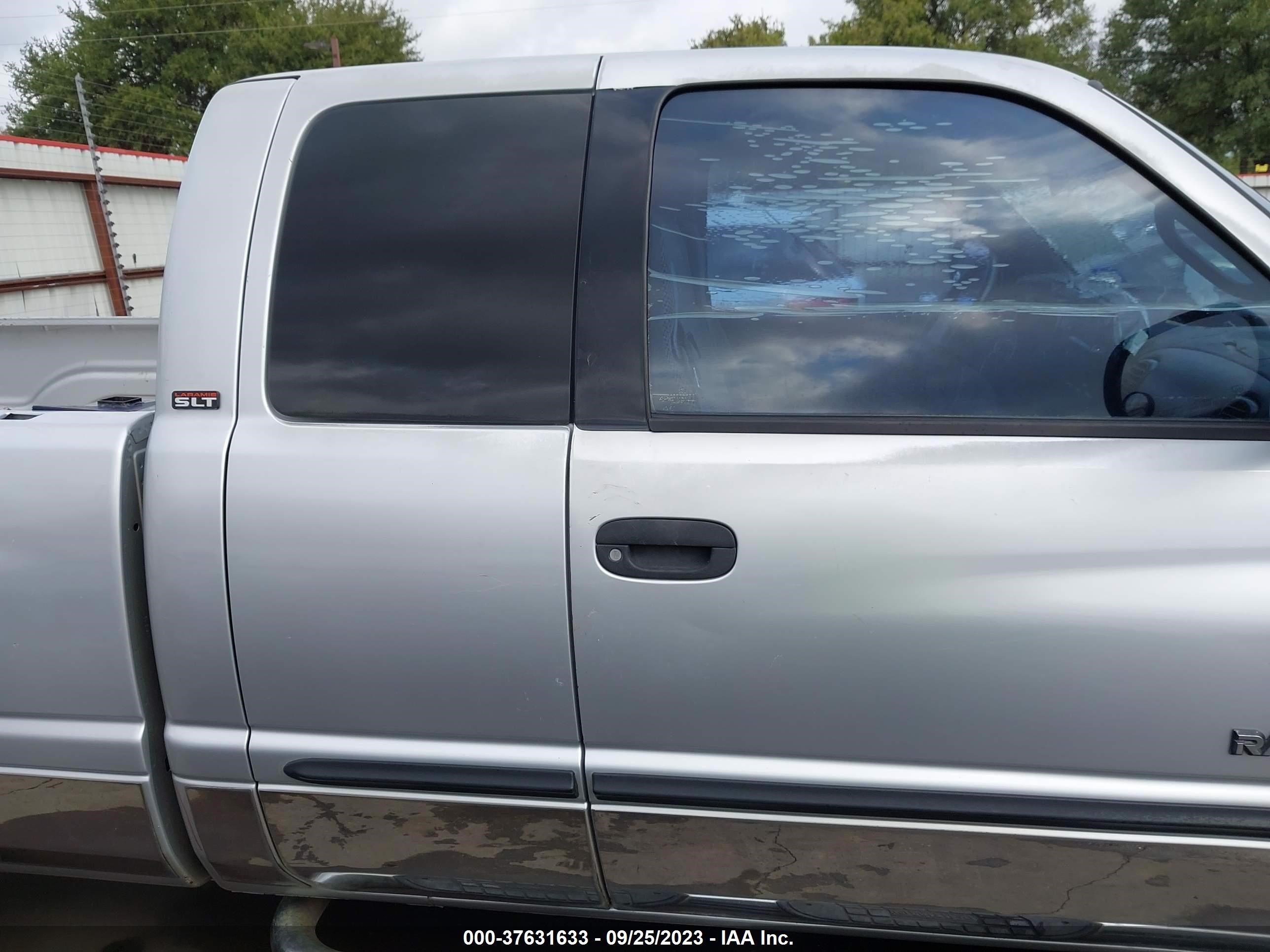 Photo 13 VIN: 3B7HF13Y81M515173 - DODGE RAM 