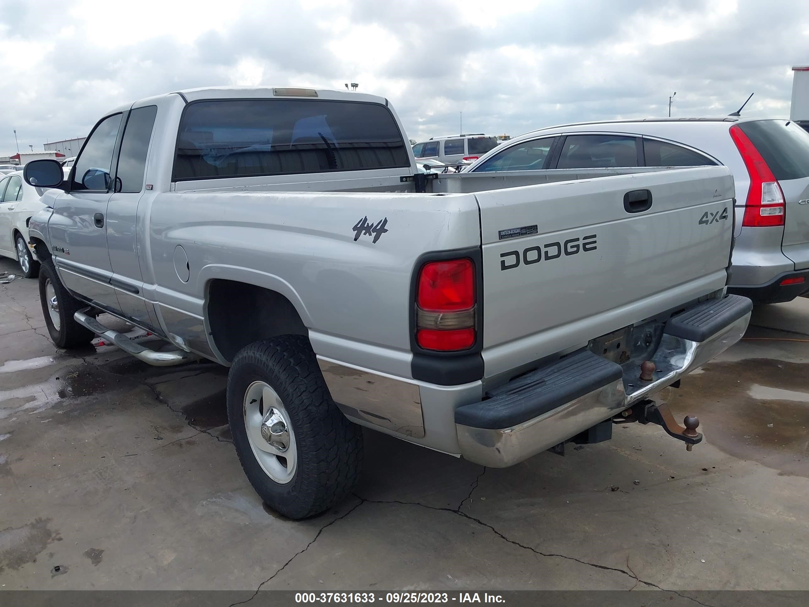 Photo 2 VIN: 3B7HF13Y81M515173 - DODGE RAM 