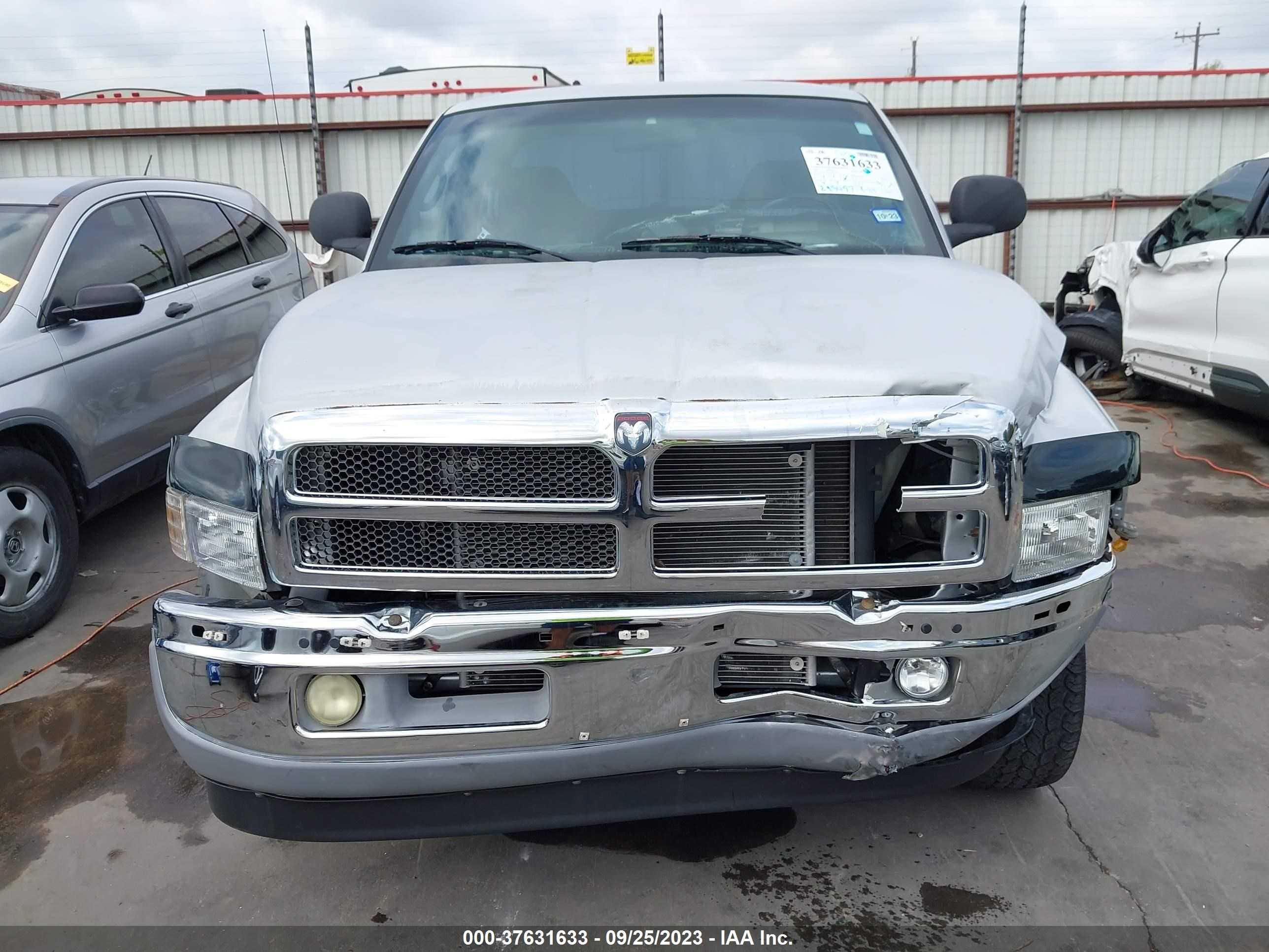 Photo 5 VIN: 3B7HF13Y81M515173 - DODGE RAM 