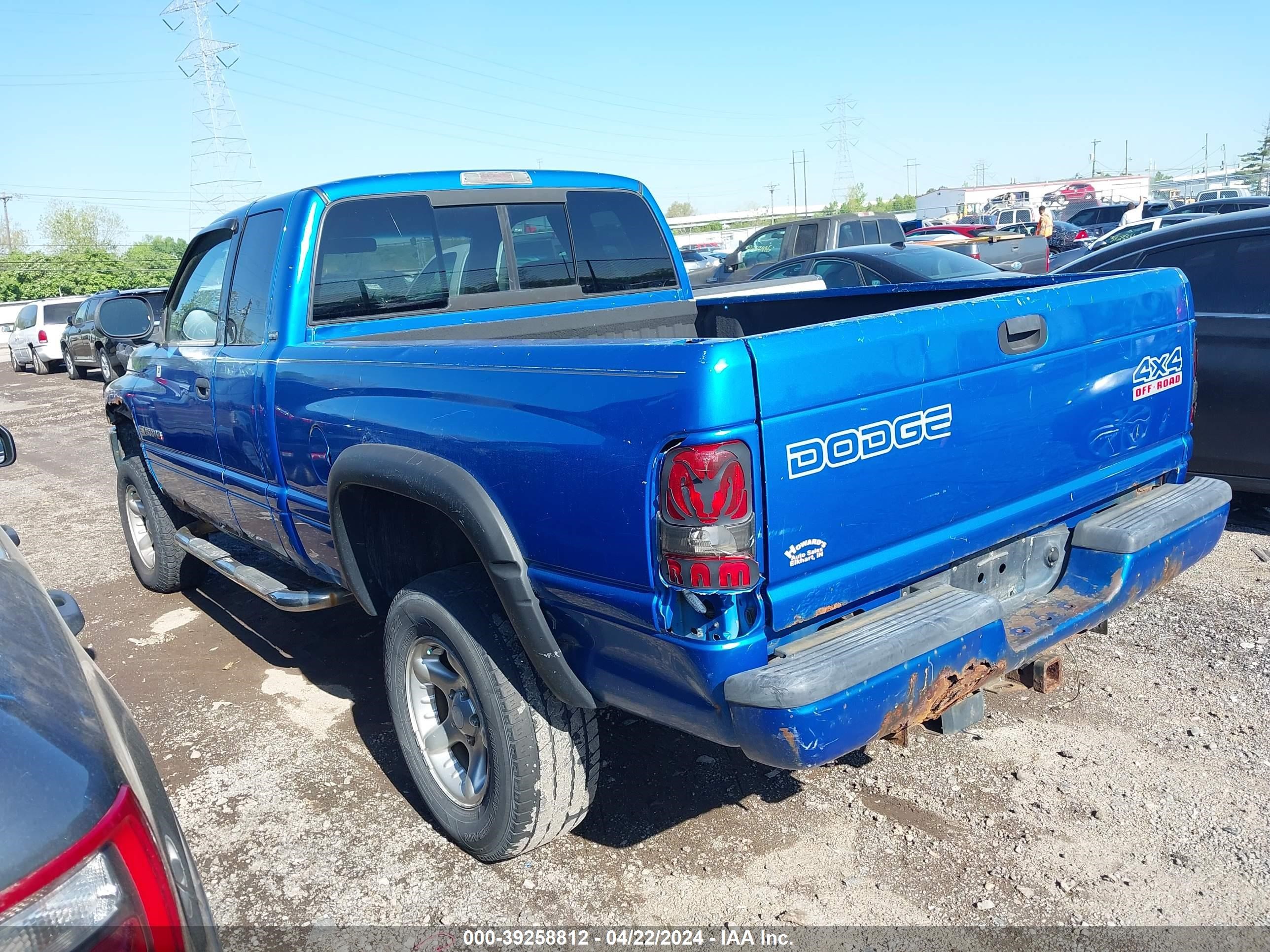 Photo 2 VIN: 3B7HF13Z01G706657 - DODGE RAM 