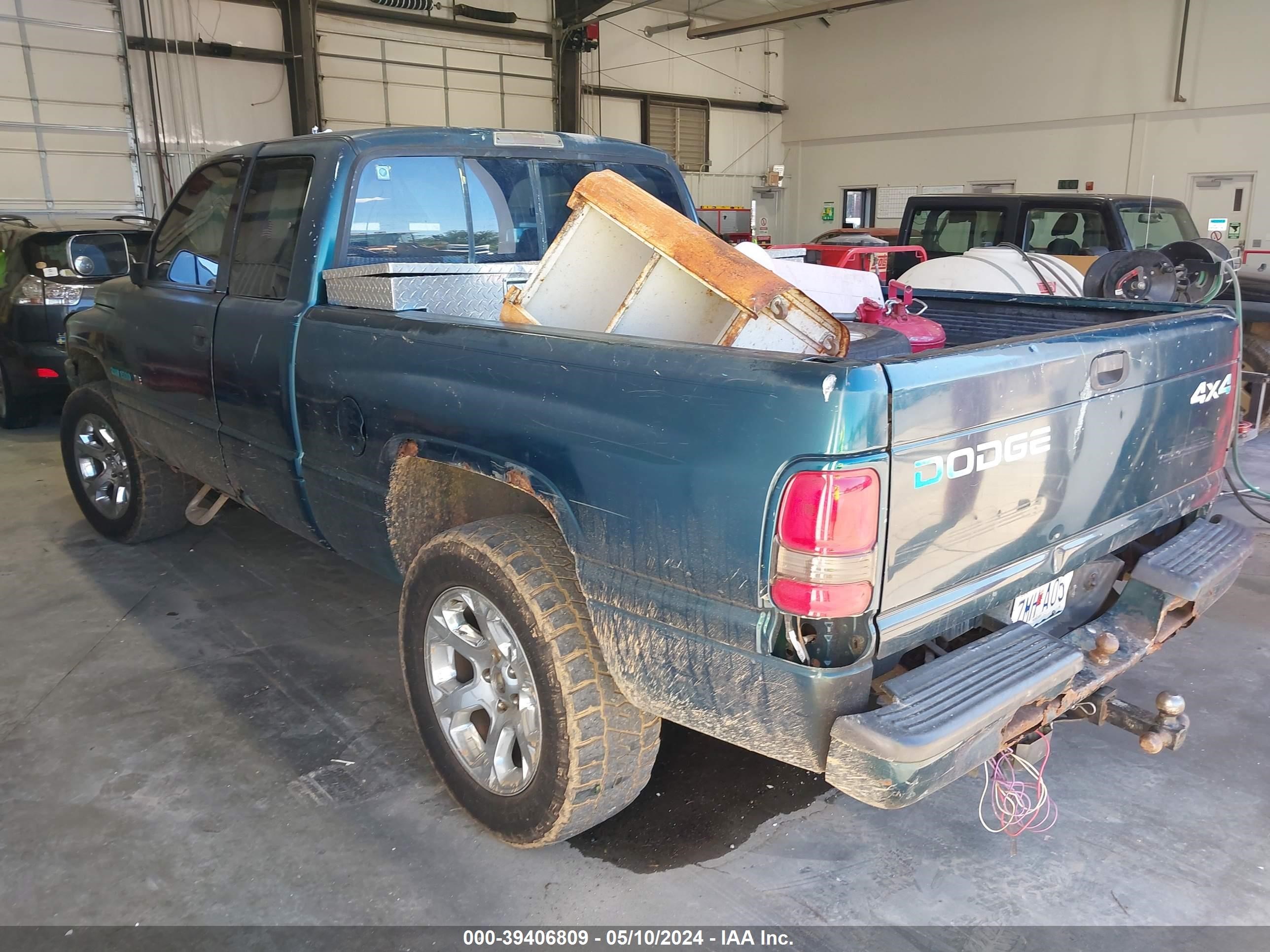 Photo 2 VIN: 3B7HF13Z0TG178346 - DODGE RAM 