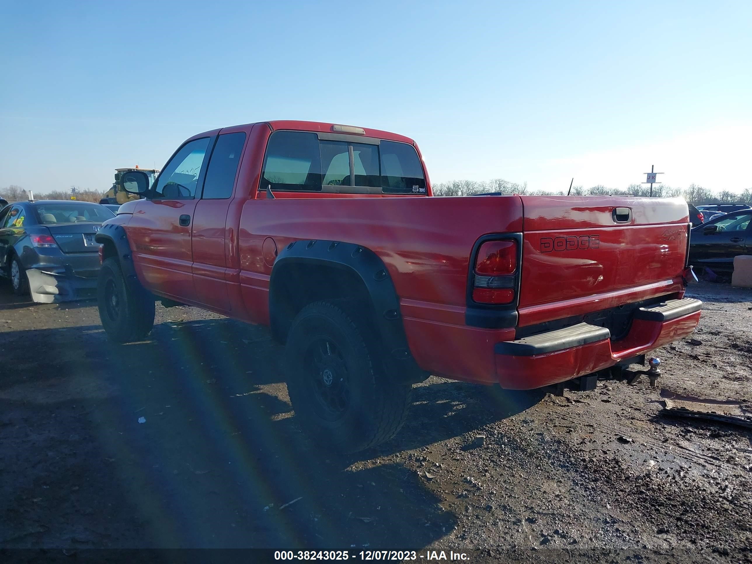 Photo 2 VIN: 3B7HF13Z1XG229164 - DODGE RAM 