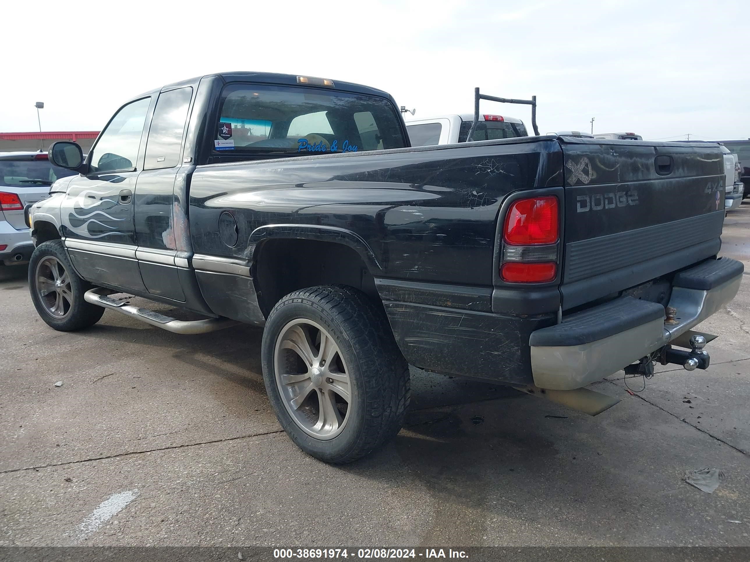 Photo 2 VIN: 3B7HF13Z2WG156739 - DODGE RAM 