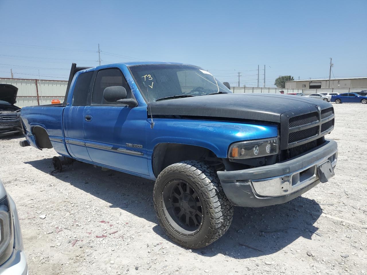 Photo 3 VIN: 3B7HF13Z2WG225915 - DODGE RAM 