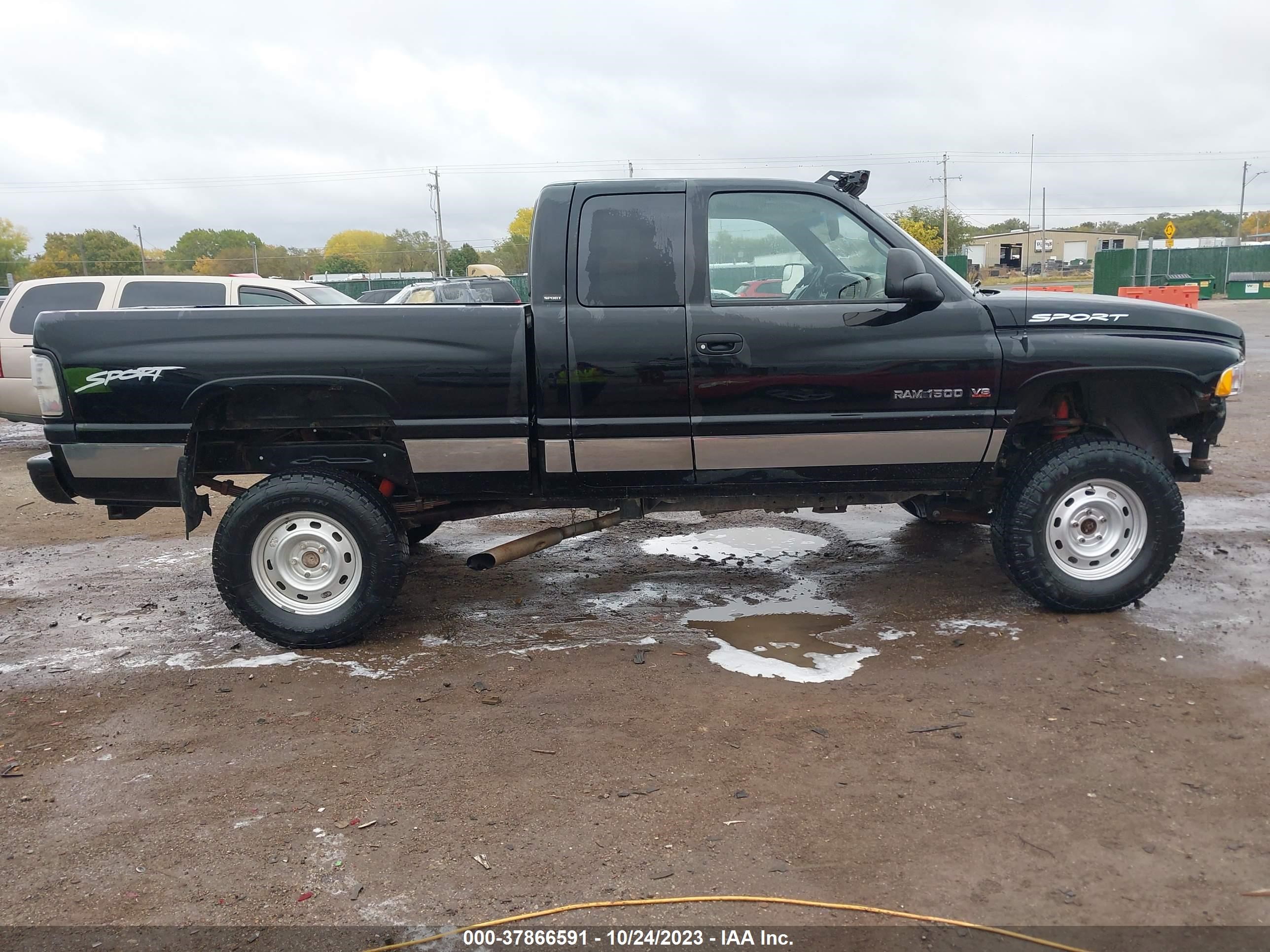 Photo 13 VIN: 3B7HF13Z31G718835 - DODGE RAM 