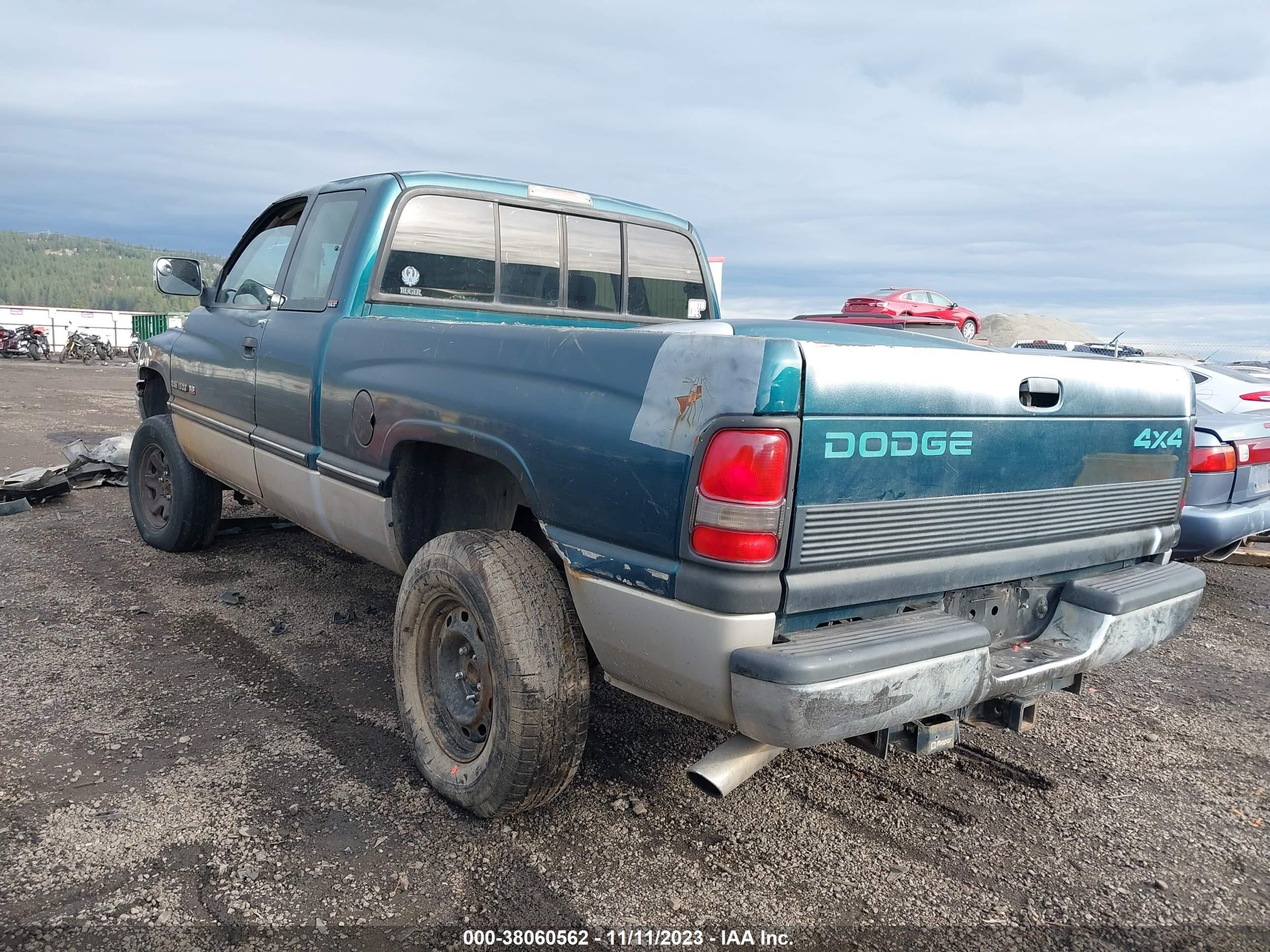 Photo 2 VIN: 3B7HF13Z3SM169608 - DODGE RAM 