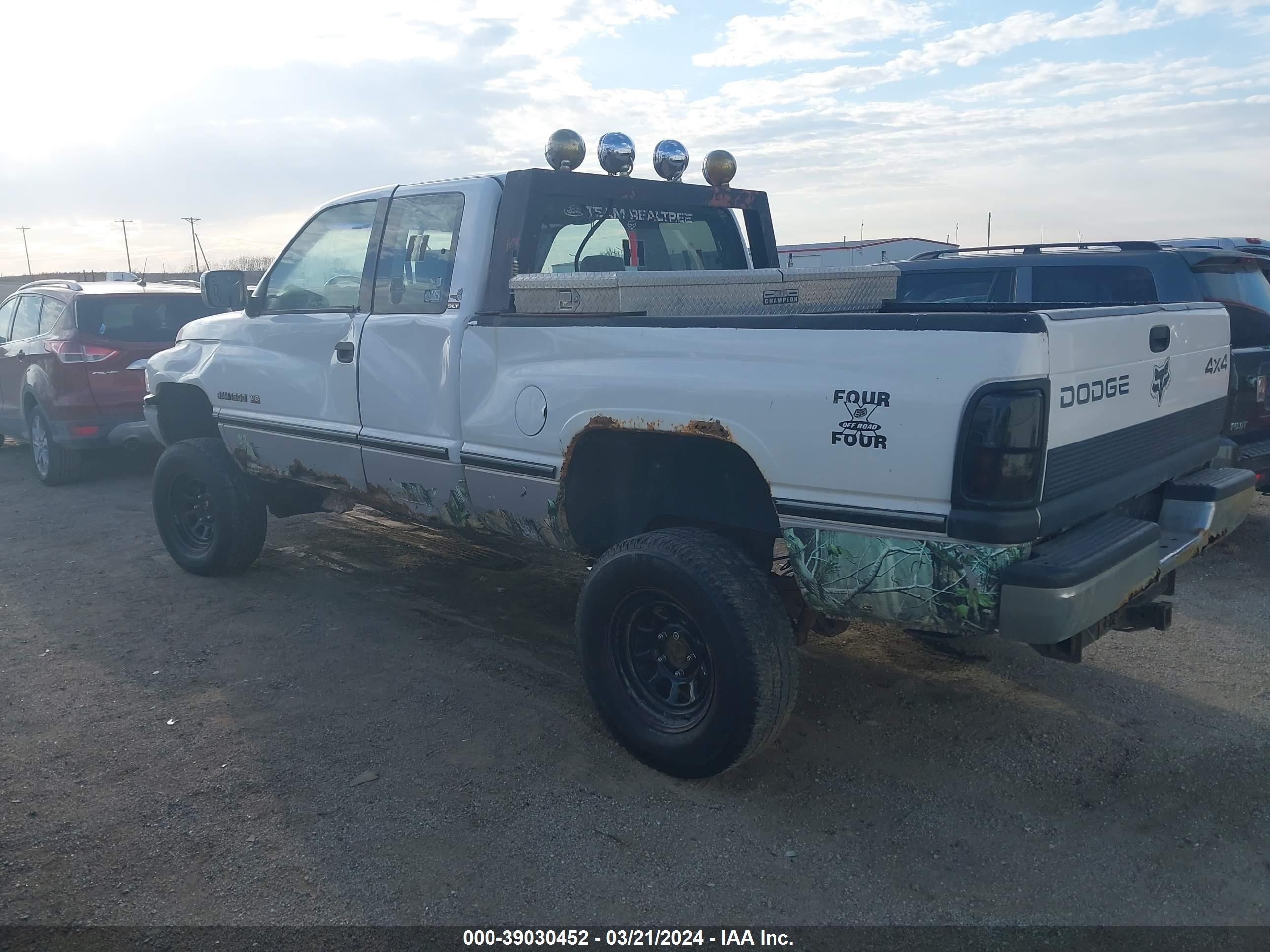 Photo 2 VIN: 3B7HF13Z3TG178583 - DODGE RAM 