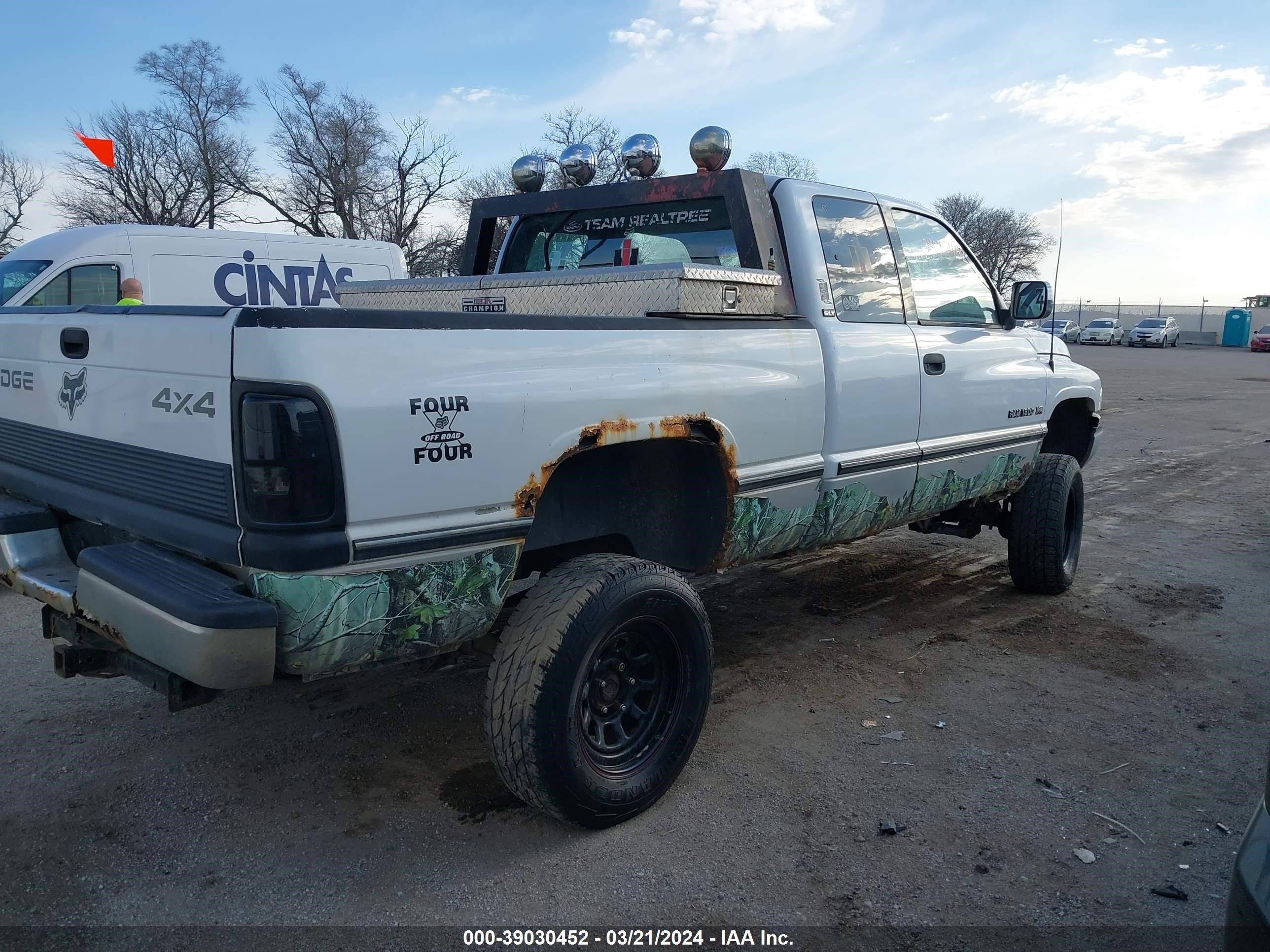 Photo 3 VIN: 3B7HF13Z3TG178583 - DODGE RAM 