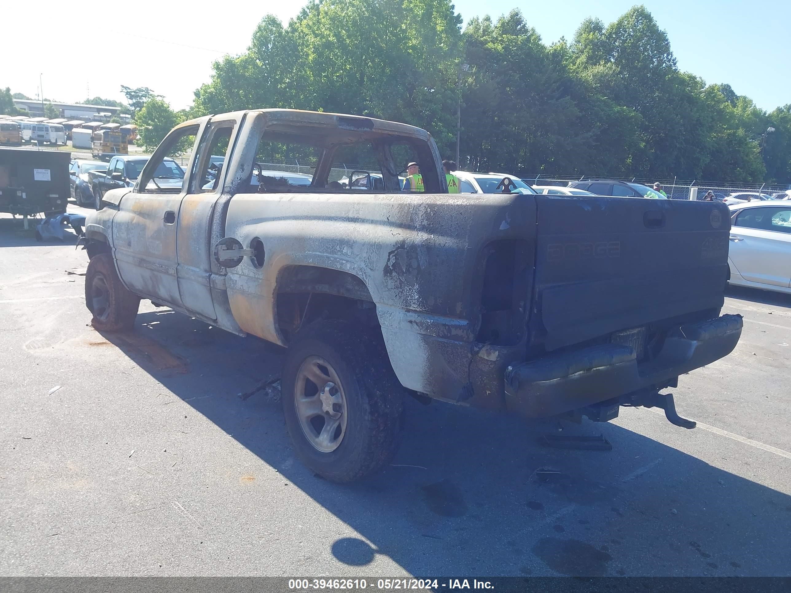 Photo 2 VIN: 3B7HF13Z41G236973 - DODGE RAM 