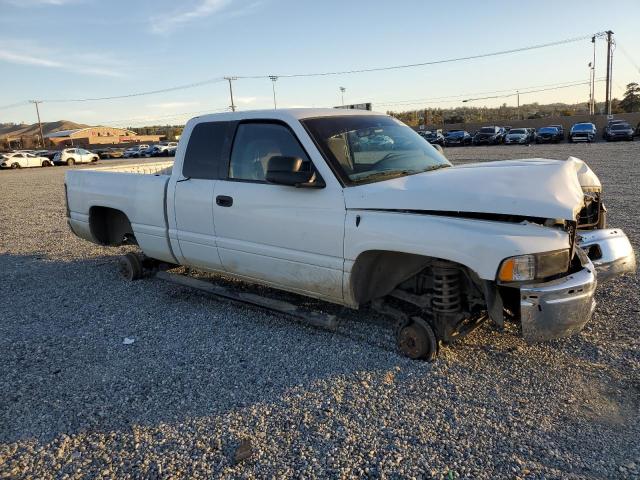 Photo 3 VIN: 3B7HF13Z4YG137967 - DODGE RAM 1500 