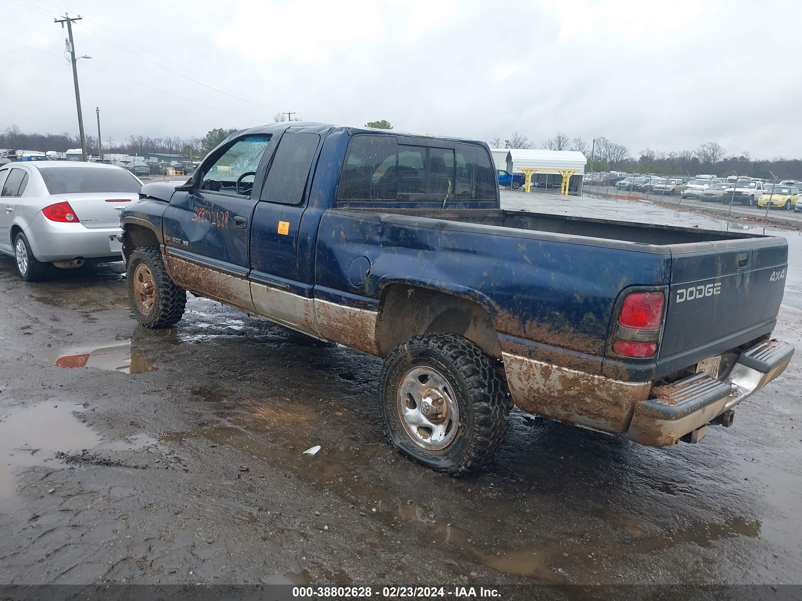 Photo 2 VIN: 3B7HF13Z51M557311 - DODGE RAM 