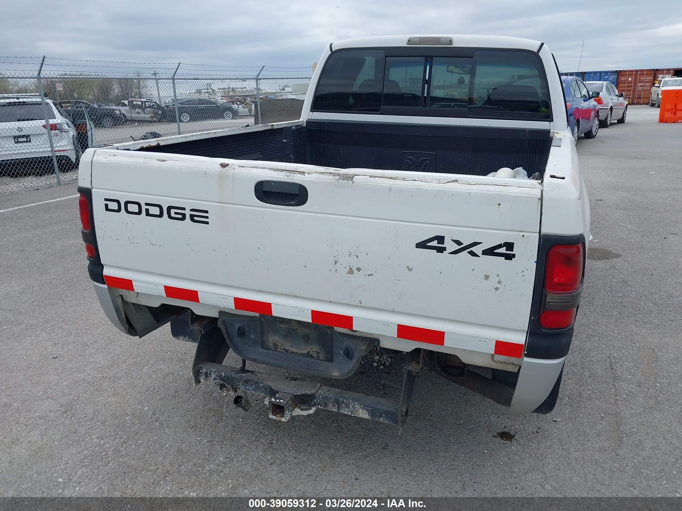 Photo 12 VIN: 3B7HF13Z61M548410 - DODGE RAM 