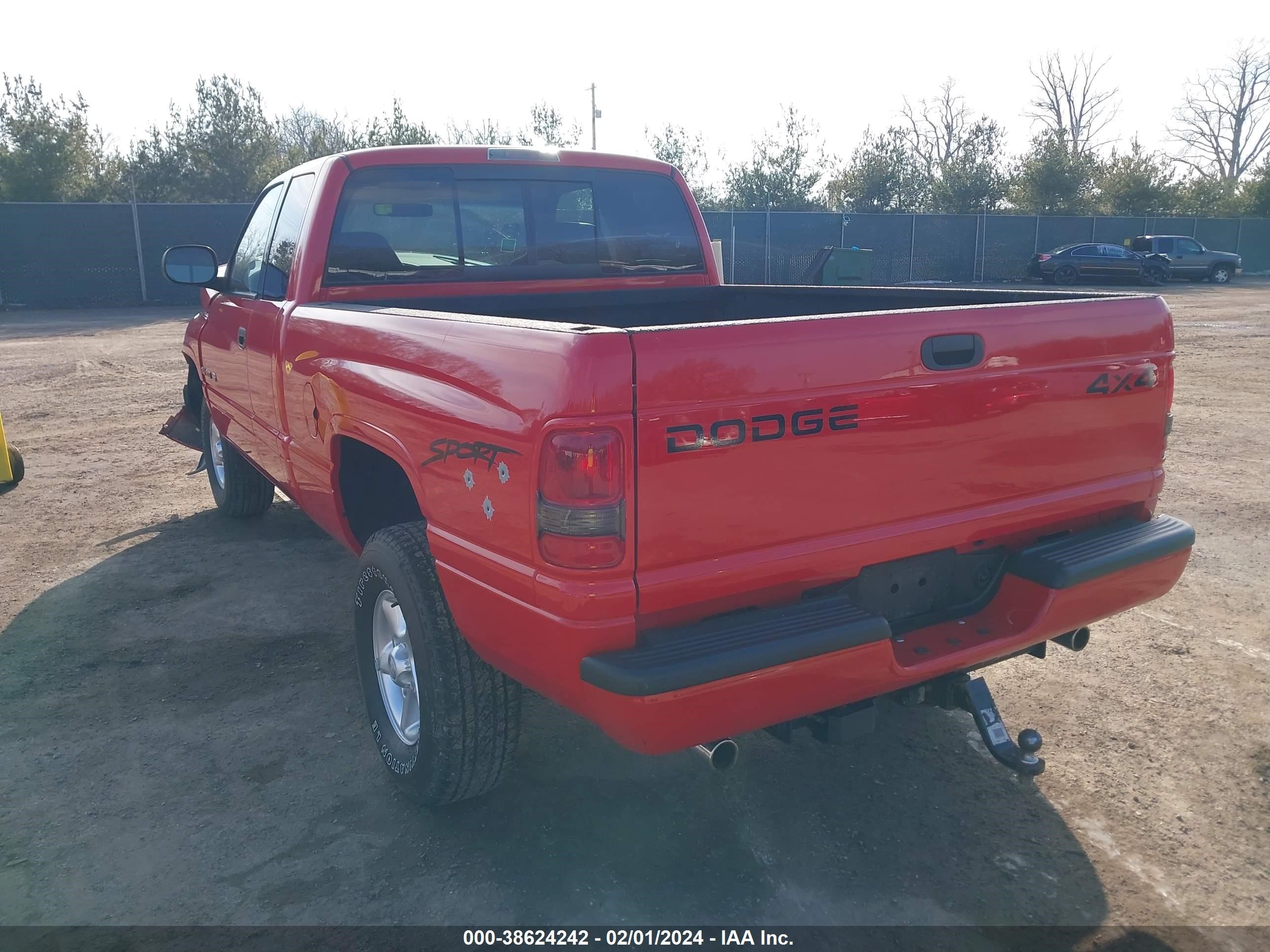 Photo 2 VIN: 3B7HF13Z6WG146621 - DODGE RAM 