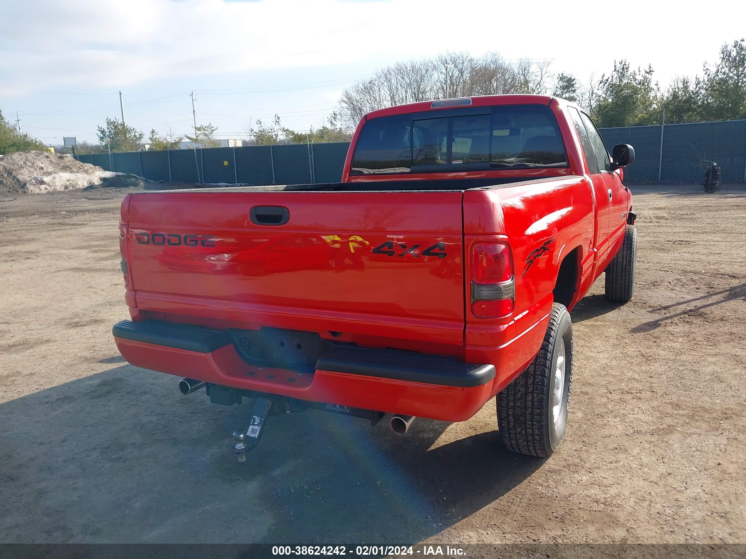 Photo 3 VIN: 3B7HF13Z6WG146621 - DODGE RAM 