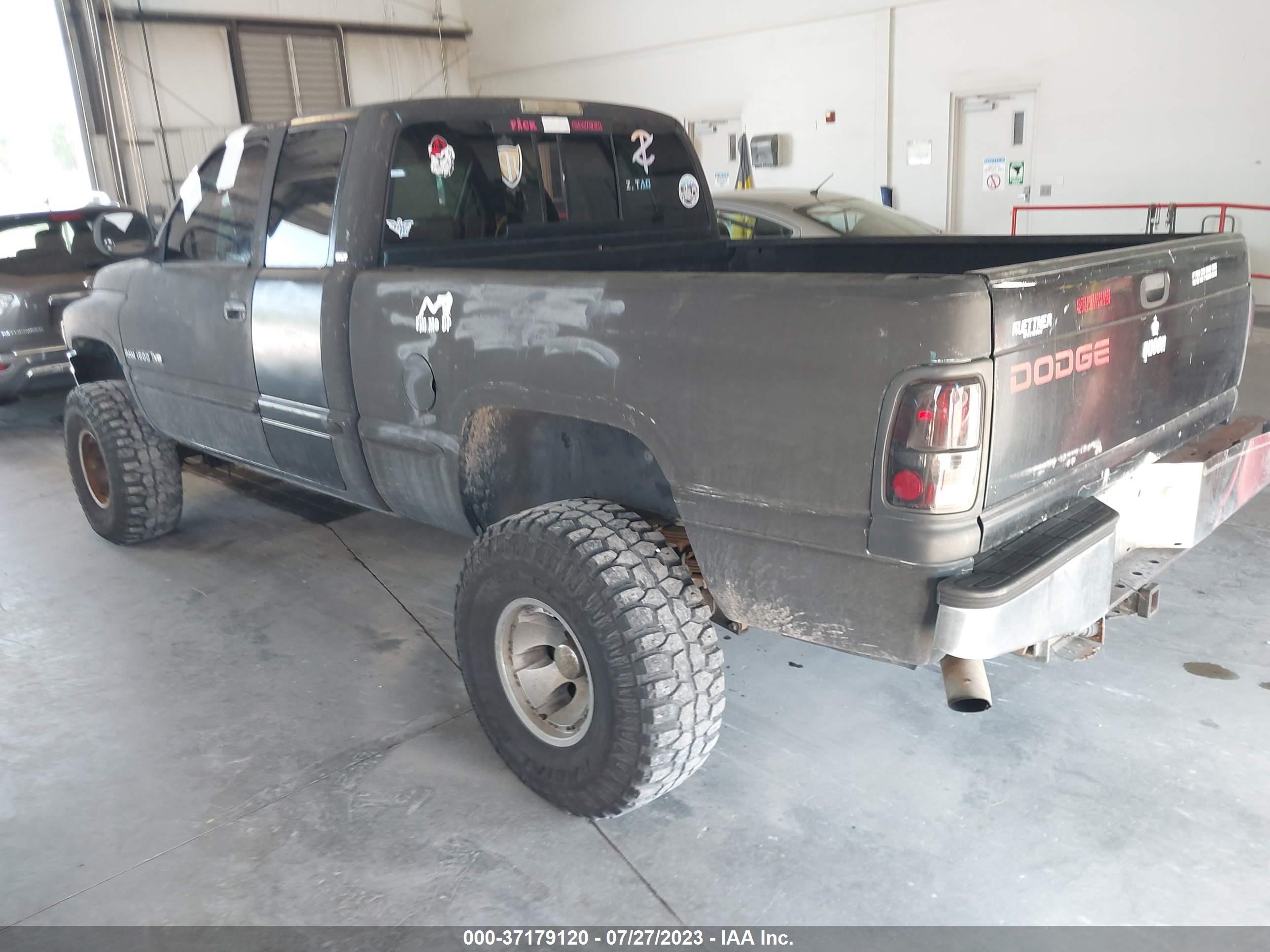 Photo 2 VIN: 3B7HF13Z8WG159533 - DODGE RAM 