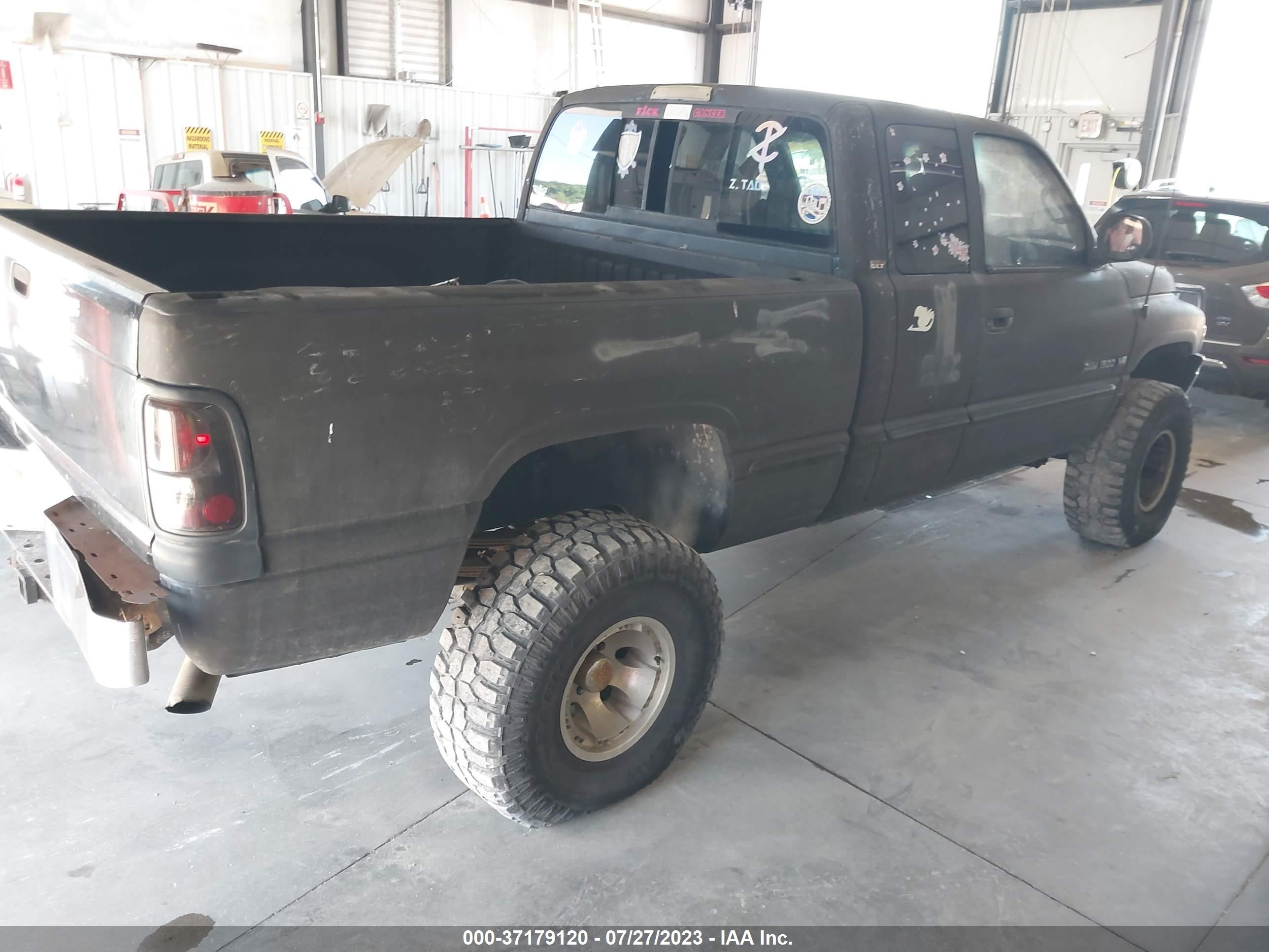 Photo 3 VIN: 3B7HF13Z8WG159533 - DODGE RAM 