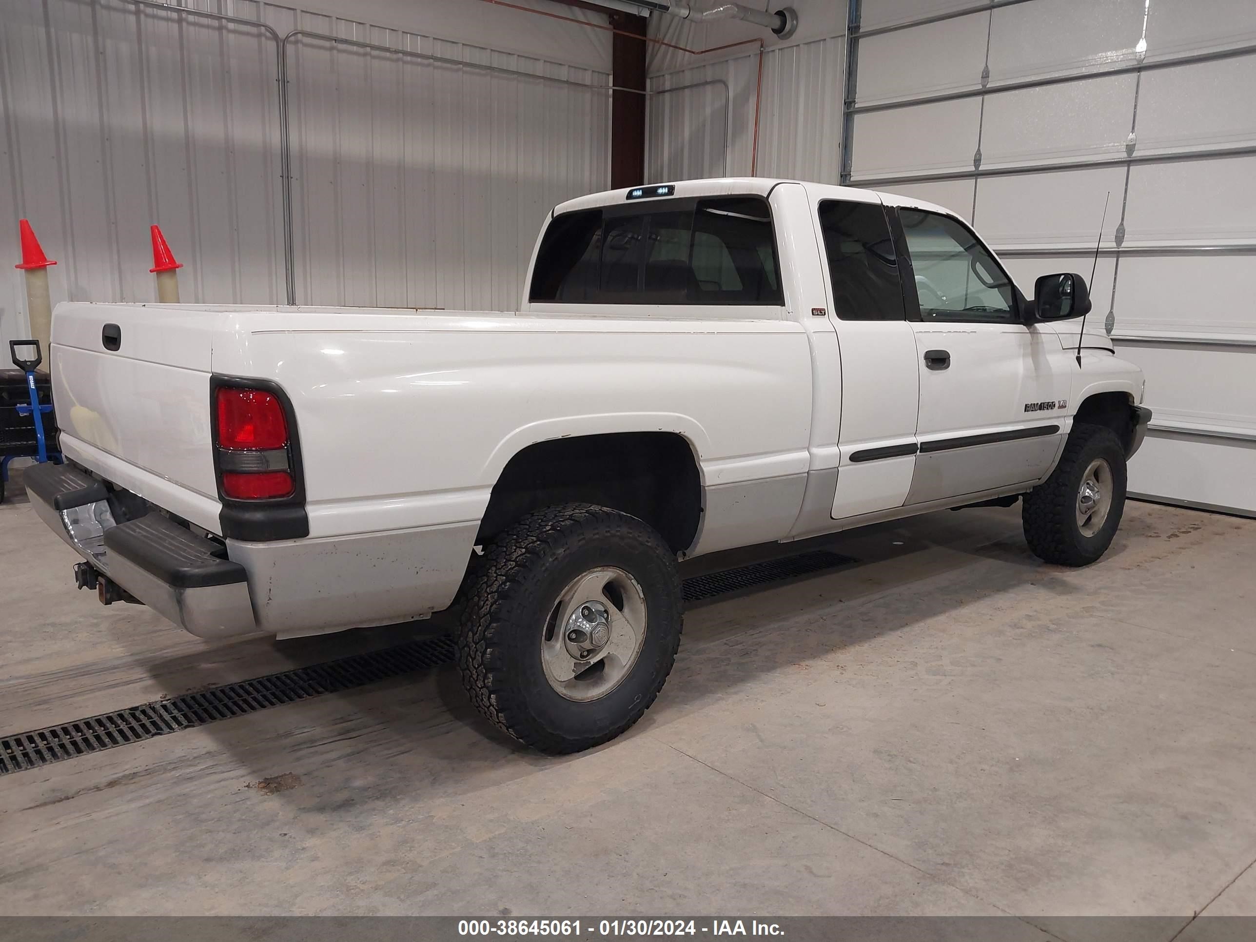 Photo 3 VIN: 3B7HF13Z8WG234439 - DODGE RAM 