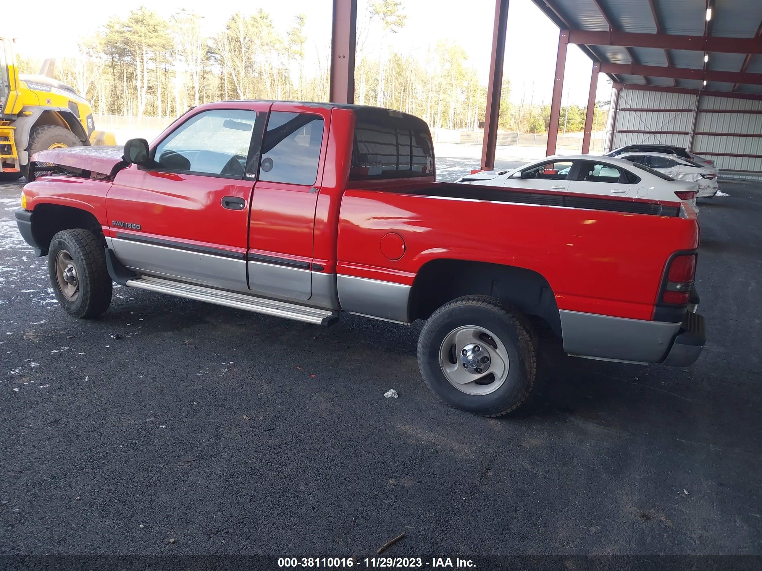 Photo 2 VIN: 3B7HF13Z9YM208999 - DODGE RAM 