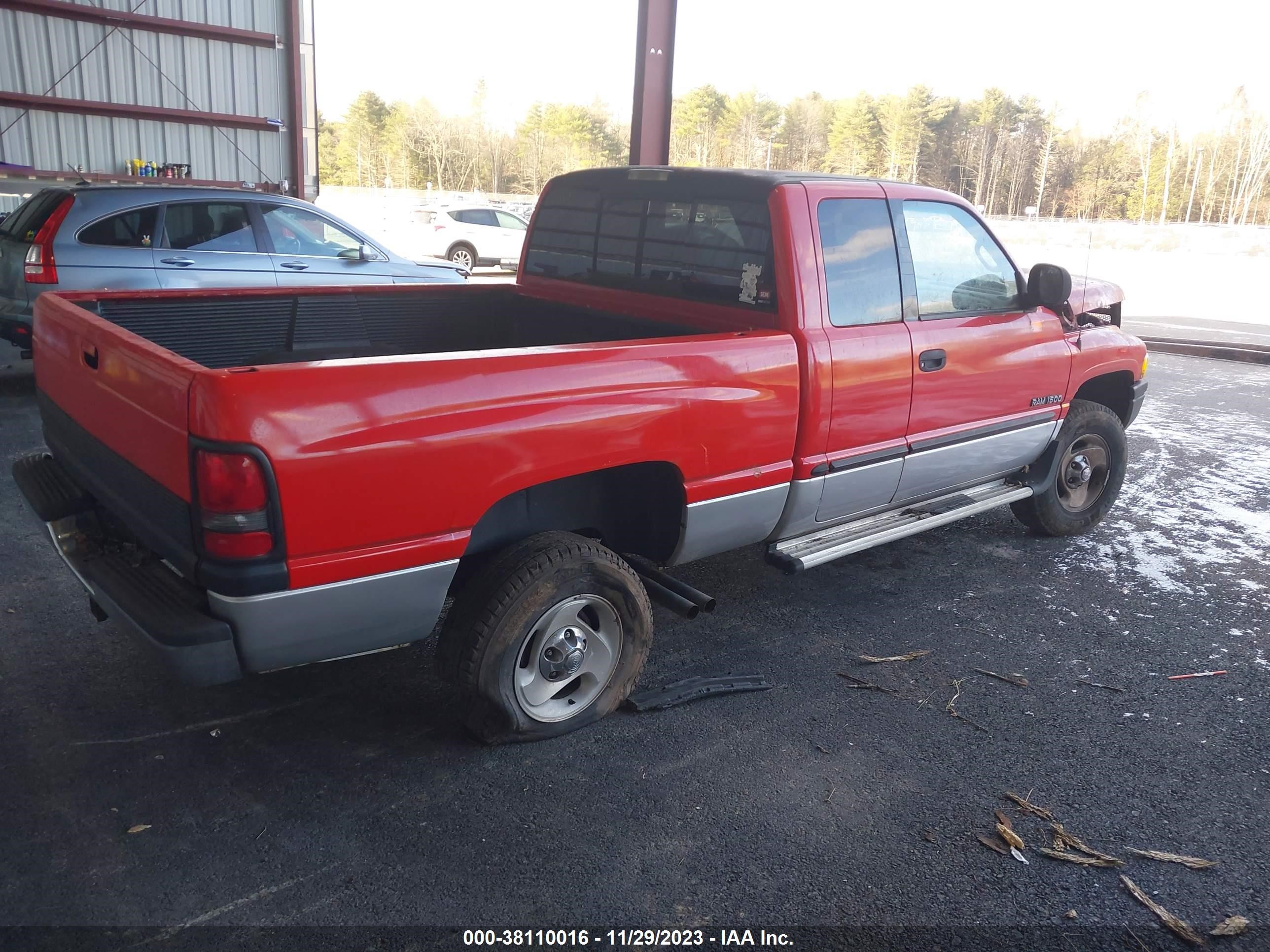 Photo 3 VIN: 3B7HF13Z9YM208999 - DODGE RAM 