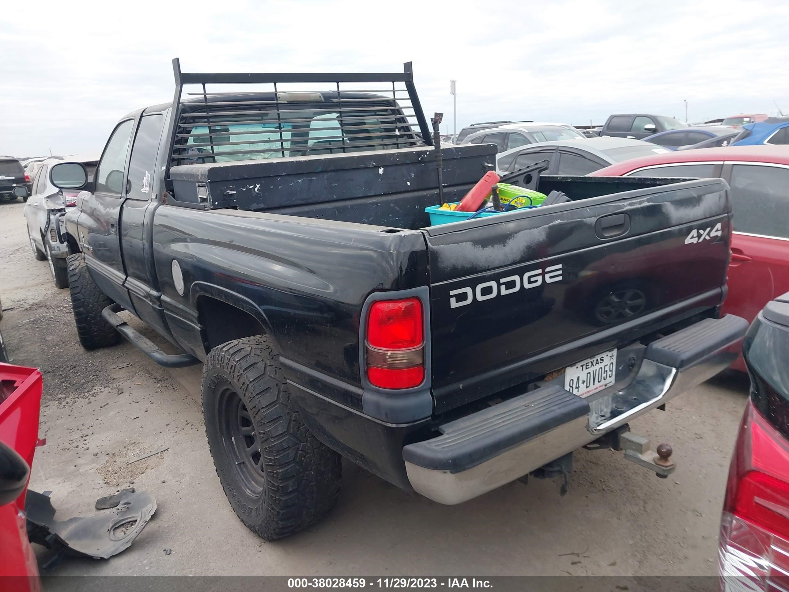 Photo 2 VIN: 3B7HF13ZX1G799817 - DODGE RAM 