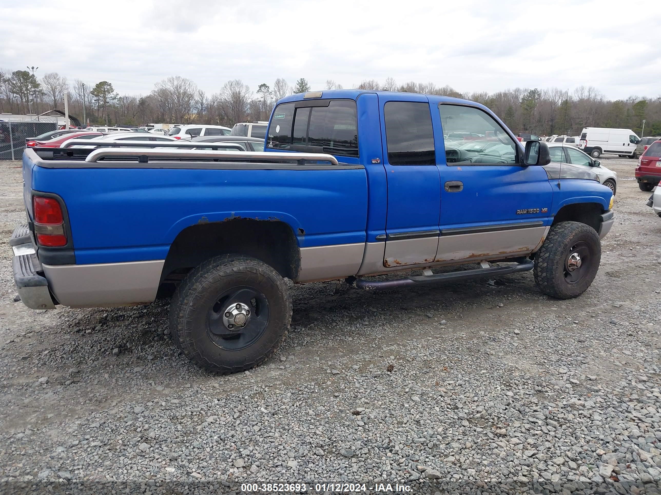 Photo 3 VIN: 3B7HF13ZX1M263337 - DODGE RAM 