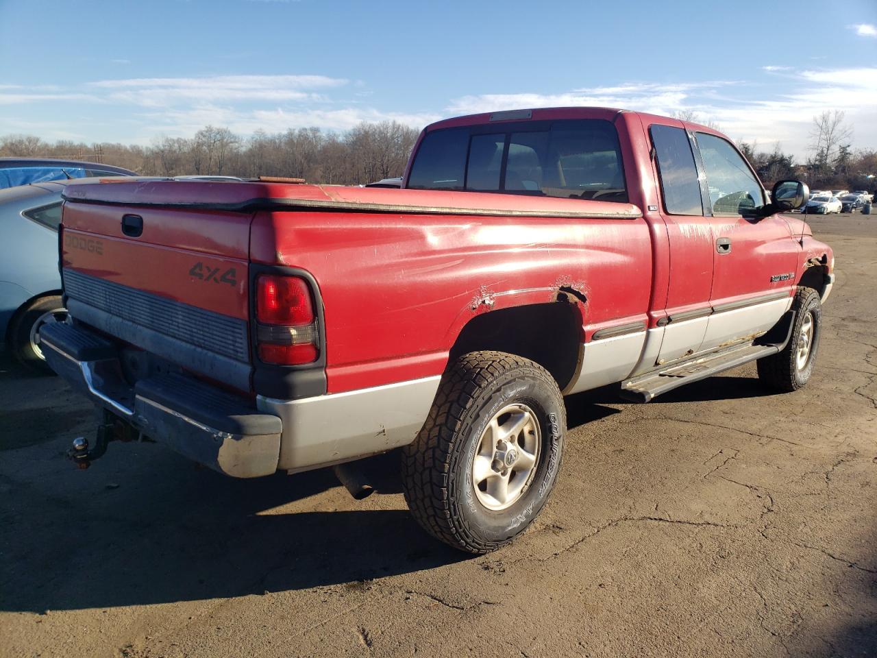 Photo 2 VIN: 3B7HF13ZXXG124462 - DODGE RAM 