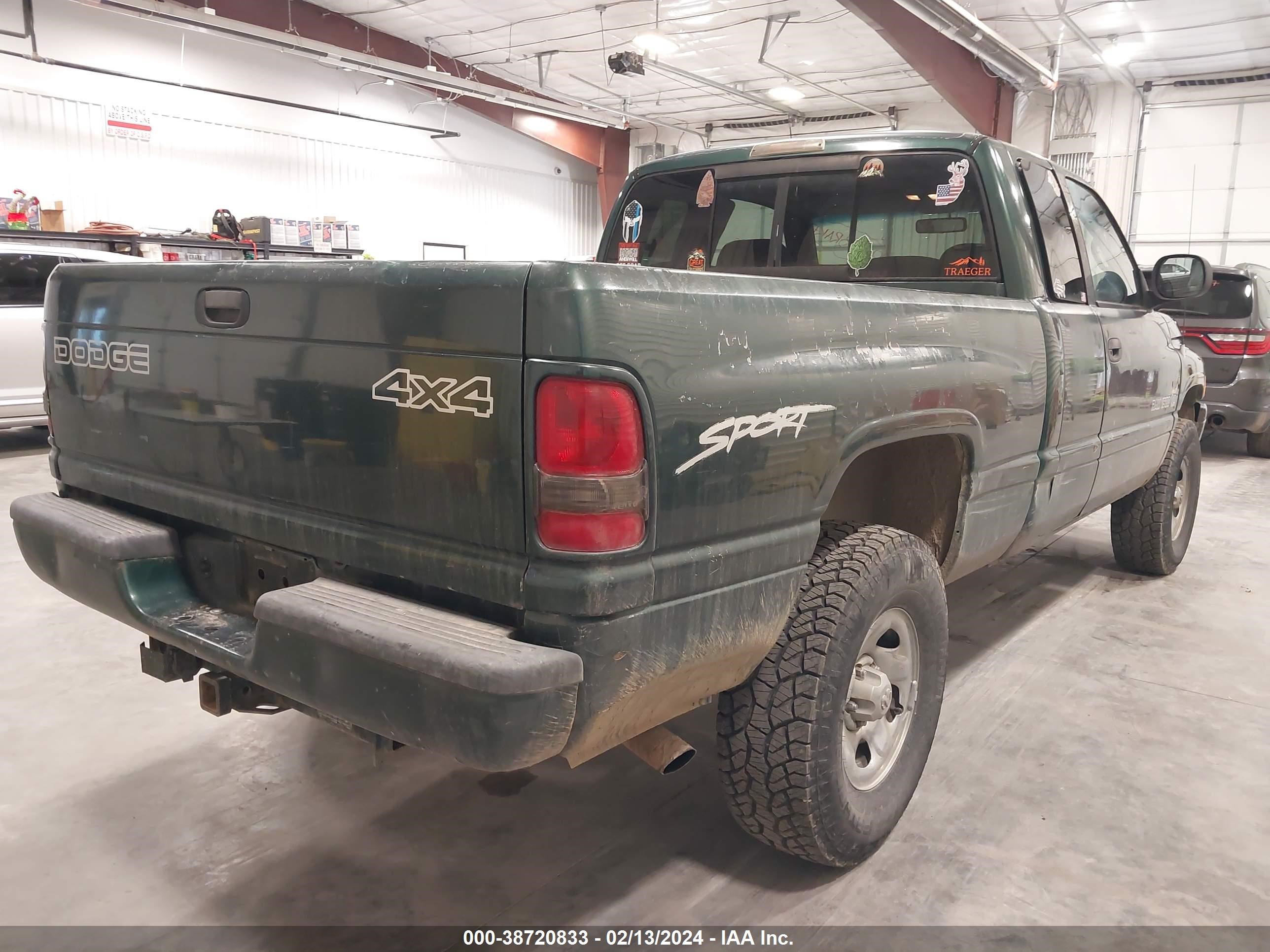 Photo 3 VIN: 3B7HF13ZXXM535426 - DODGE RAM 