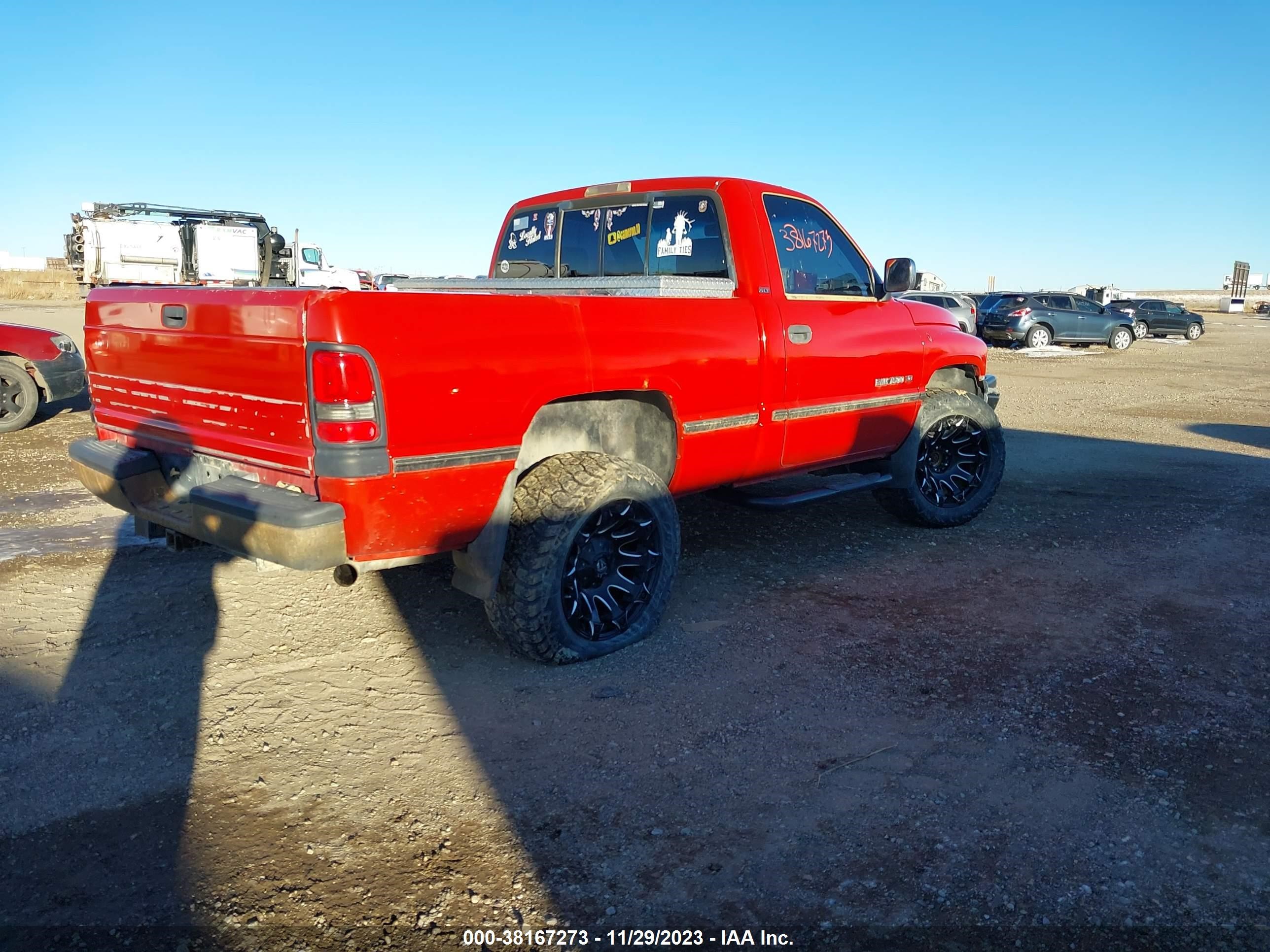 Photo 3 VIN: 3B7HF16Y3RM507912 - DODGE RAM 