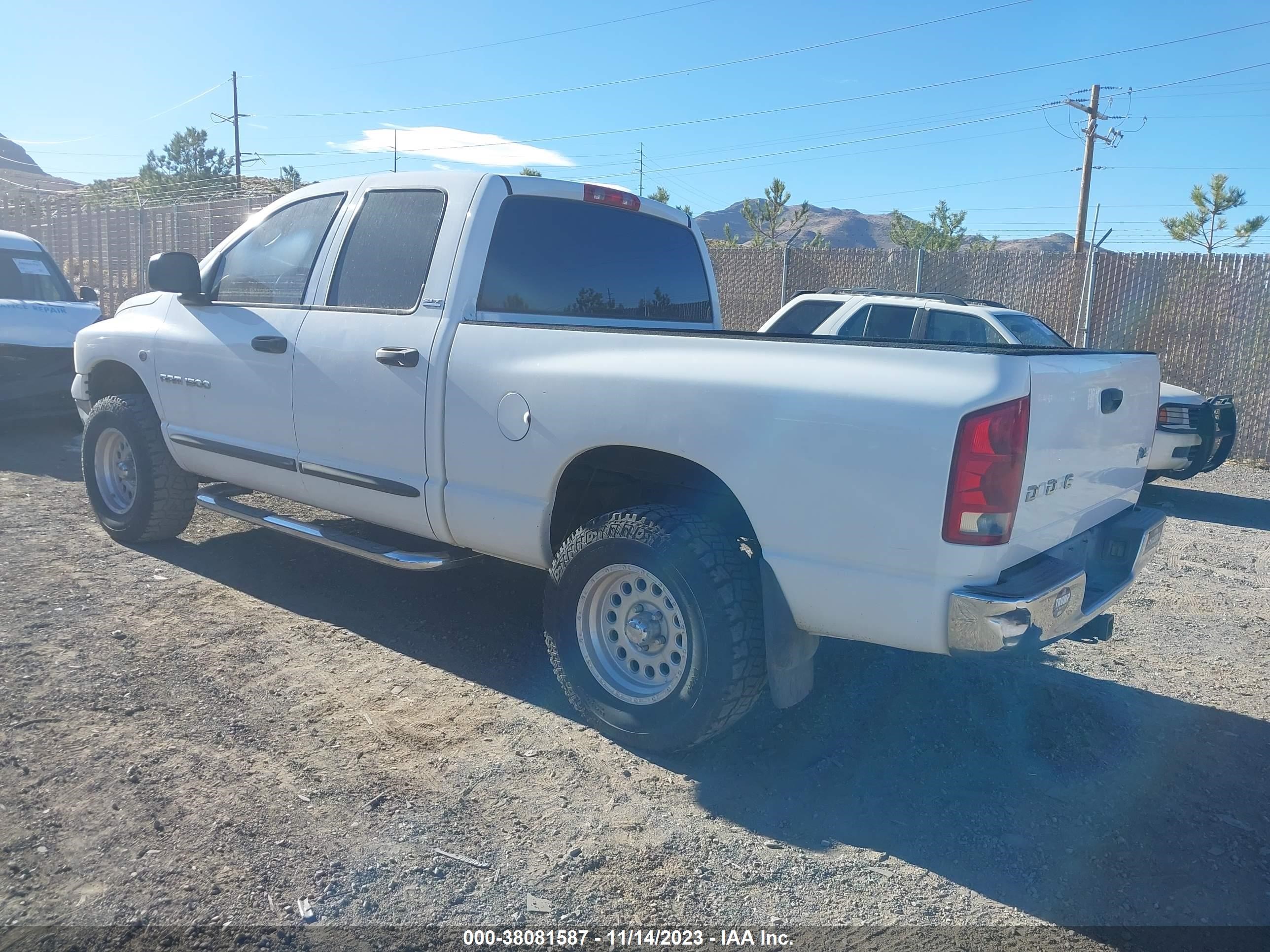 Photo 2 VIN: 3B7HU18N52G112031 - DODGE RAM 