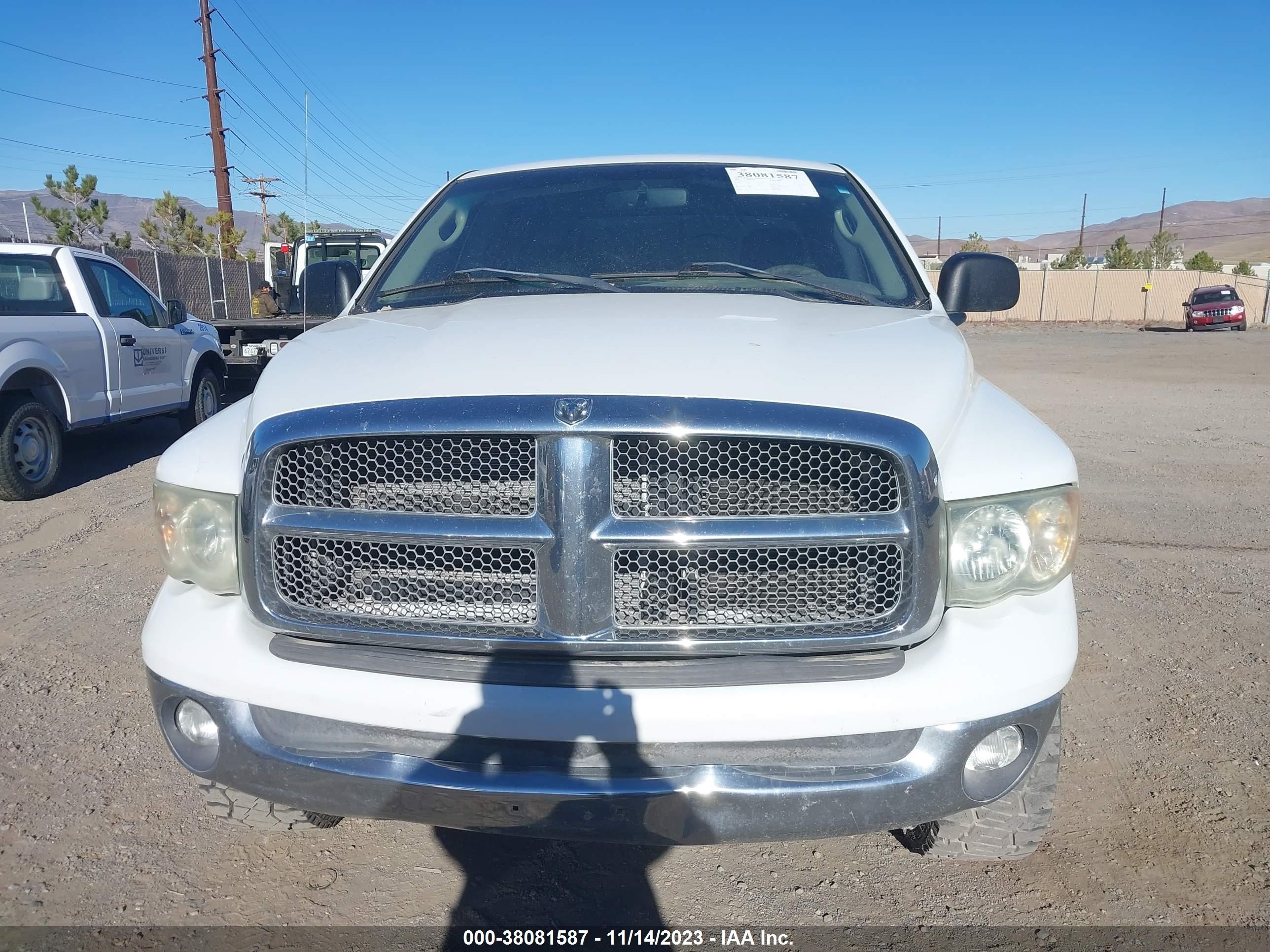 Photo 5 VIN: 3B7HU18N52G112031 - DODGE RAM 