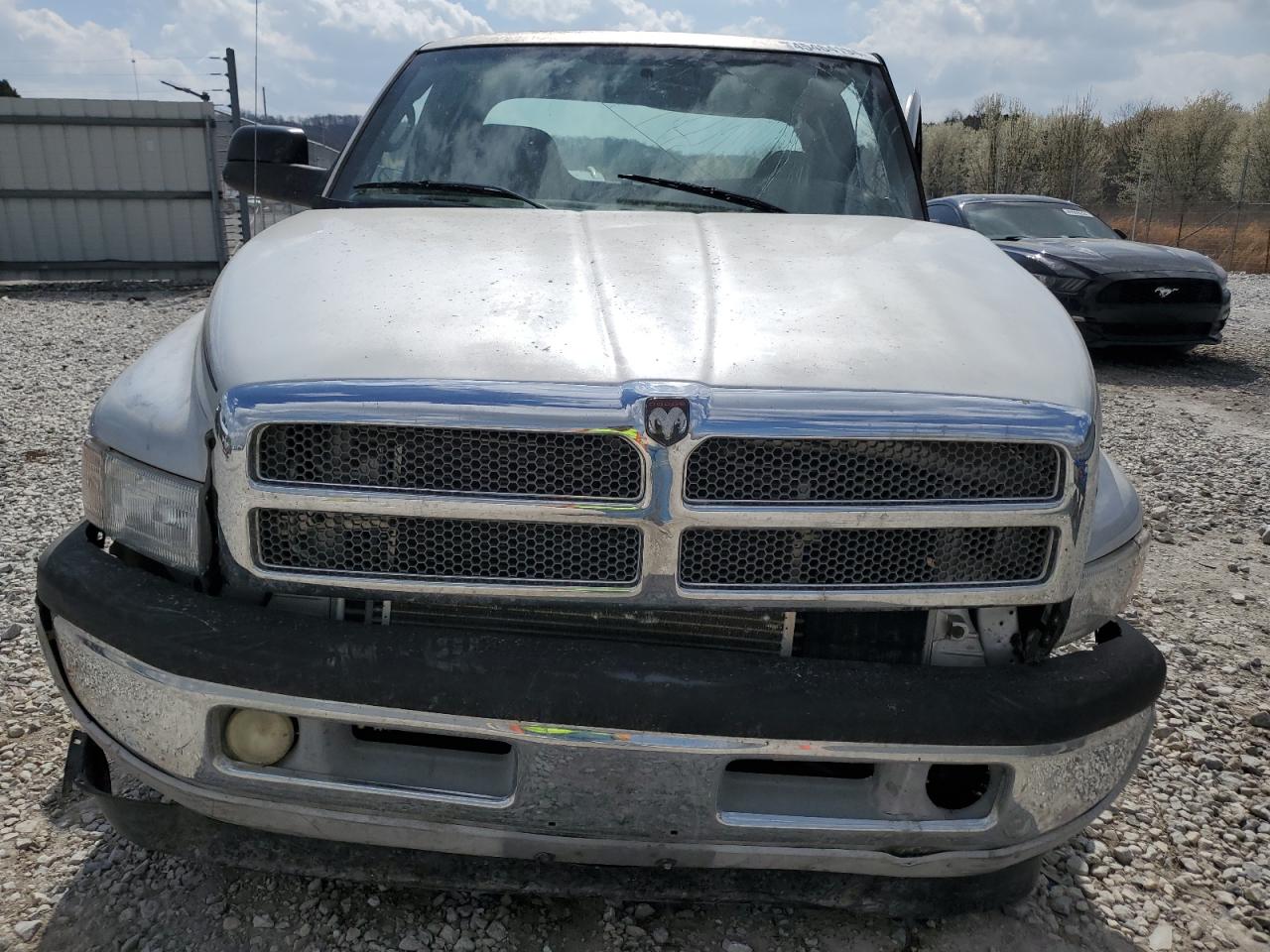 Photo 4 VIN: 3B7KC23602M305123 - DODGE RAM 