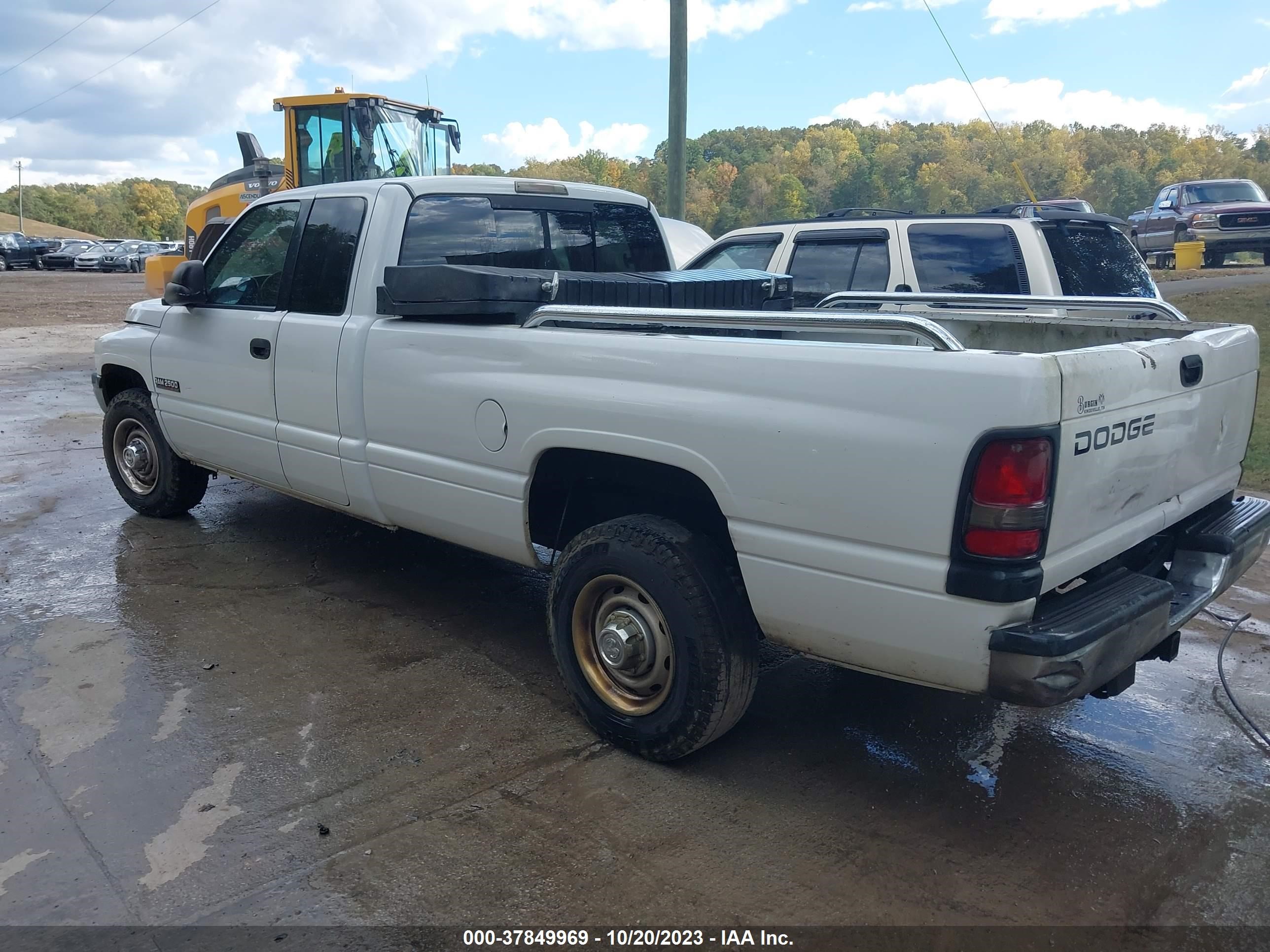 Photo 2 VIN: 3B7KC23631G741719 - DODGE RAM 