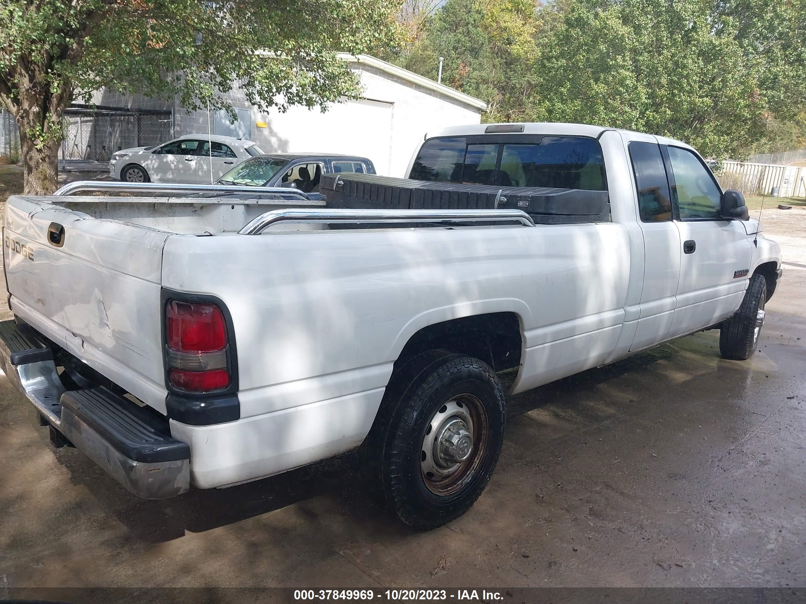 Photo 3 VIN: 3B7KC23631G741719 - DODGE RAM 