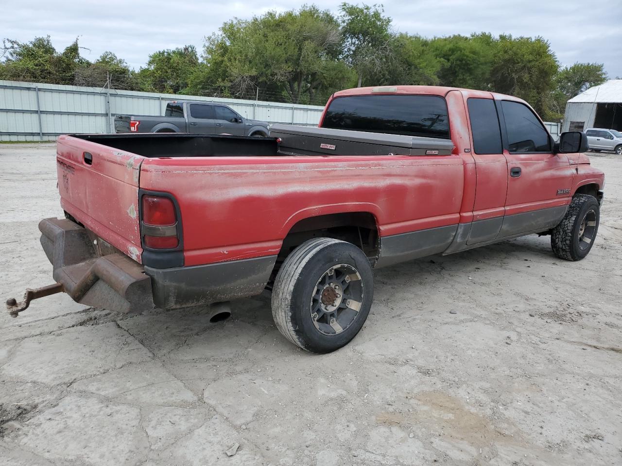 Photo 2 VIN: 3B7KC23661G716474 - DODGE RAM 