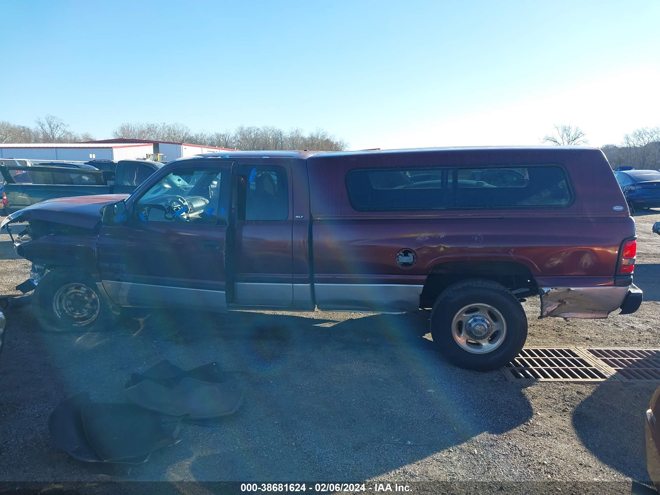 Photo 13 VIN: 3B7KC23661G746865 - DODGE RAM 