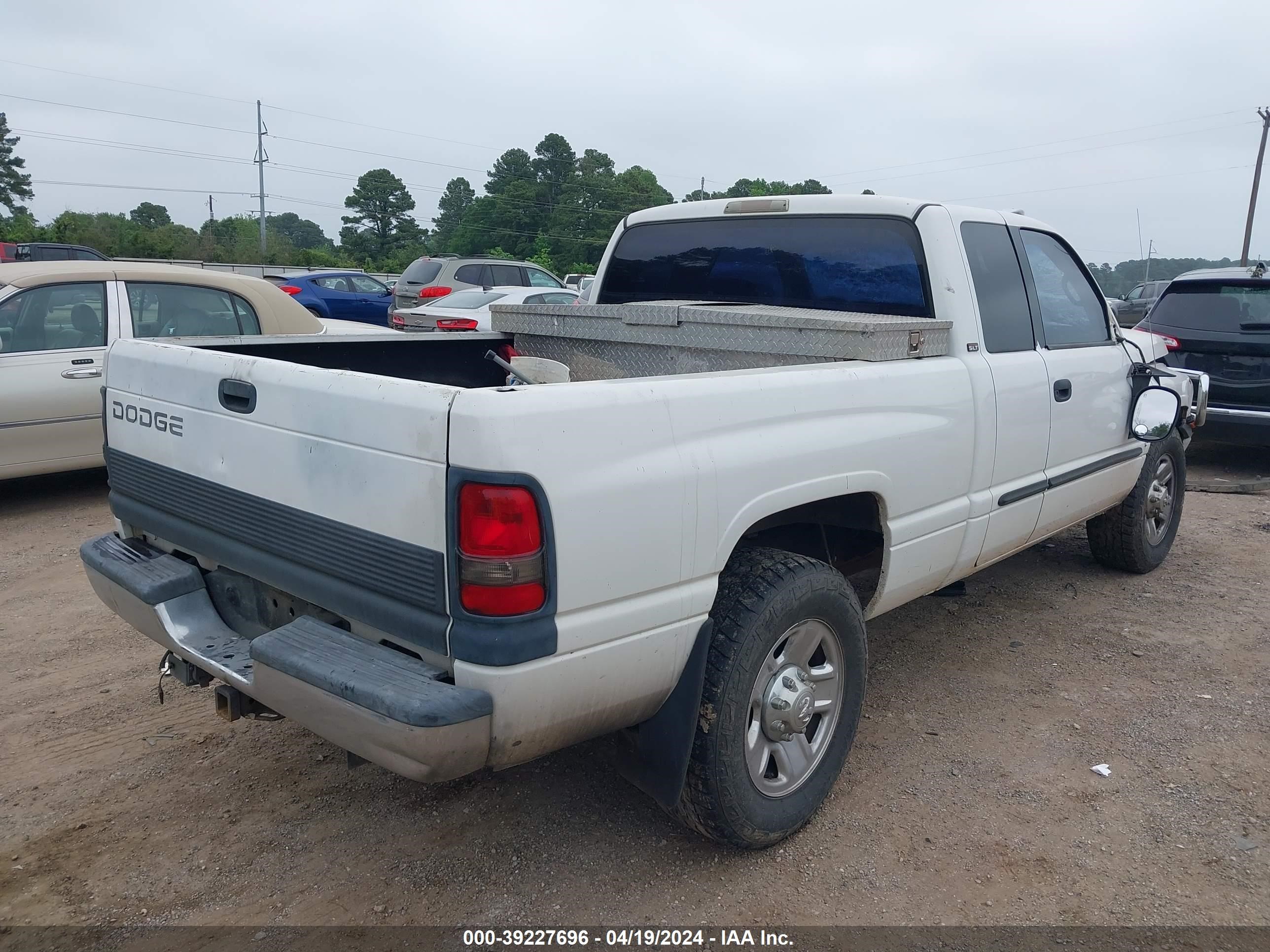 Photo 3 VIN: 3B7KC23672M258592 - DODGE RAM 