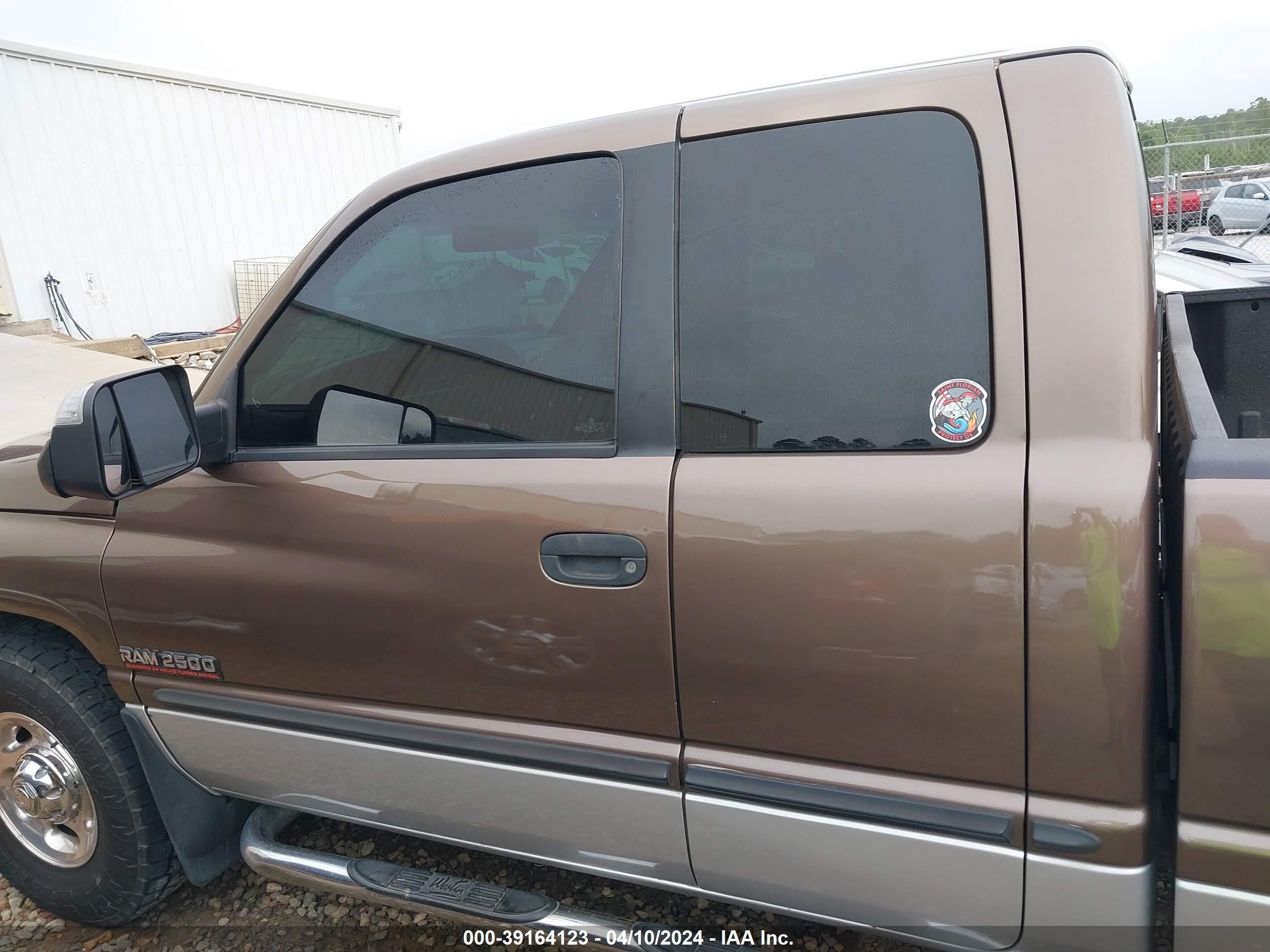 Photo 14 VIN: 3B7KC23681G237392 - DODGE RAM 