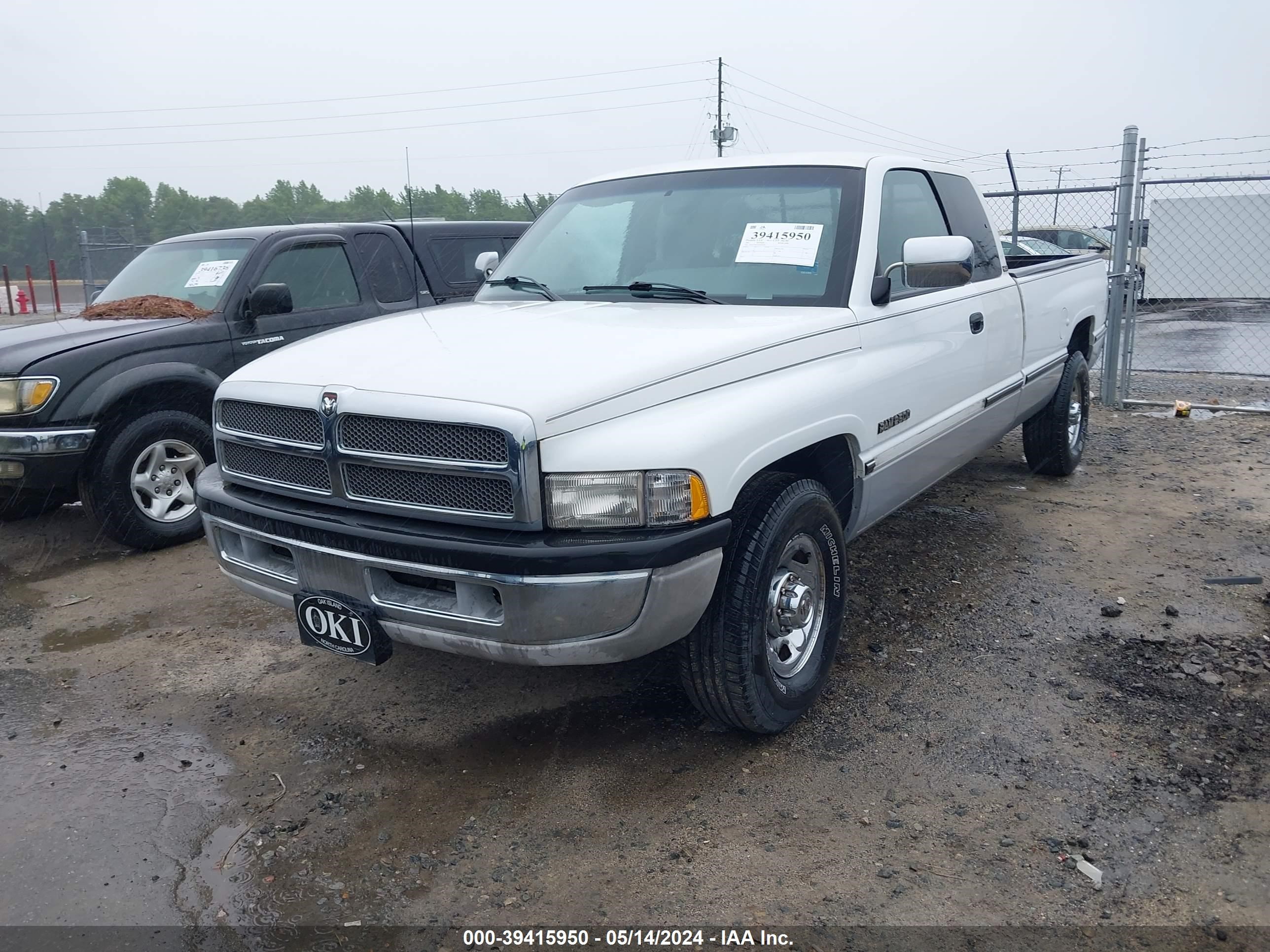 Photo 16 VIN: 3B7KC23DXVM593056 - DODGE RAM 